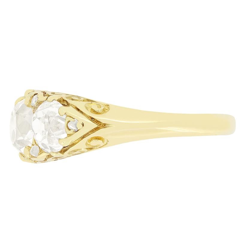 Vittoriano Anello vittoriano con tre pietre di diamante da 2,60 carati, 1880 ca. in vendita