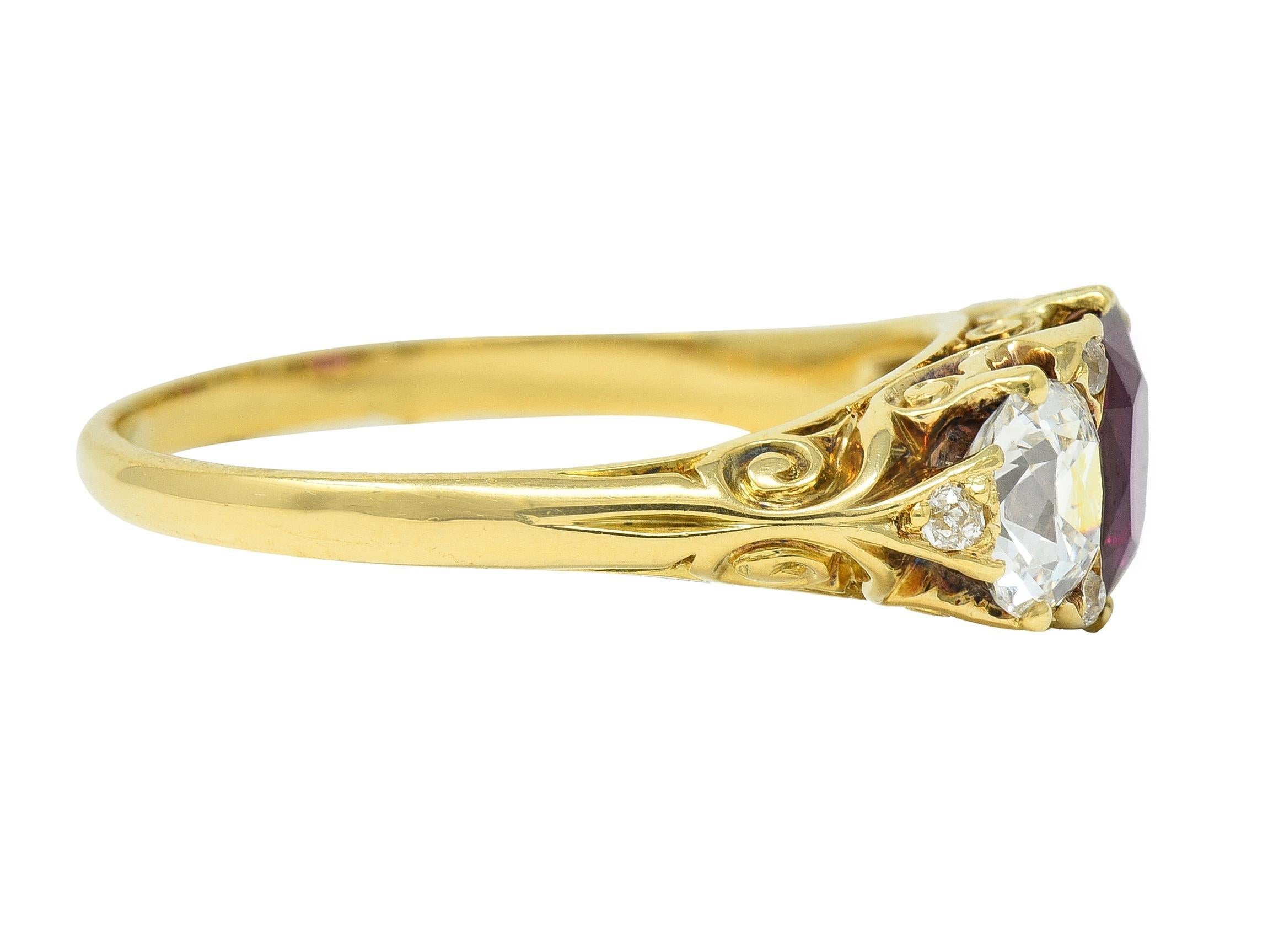 Victorien Bague victorienne en or jaune 18 carats, diamants et rubis de Birmanie 2,70 carats, sans chaleur, AGL en vente