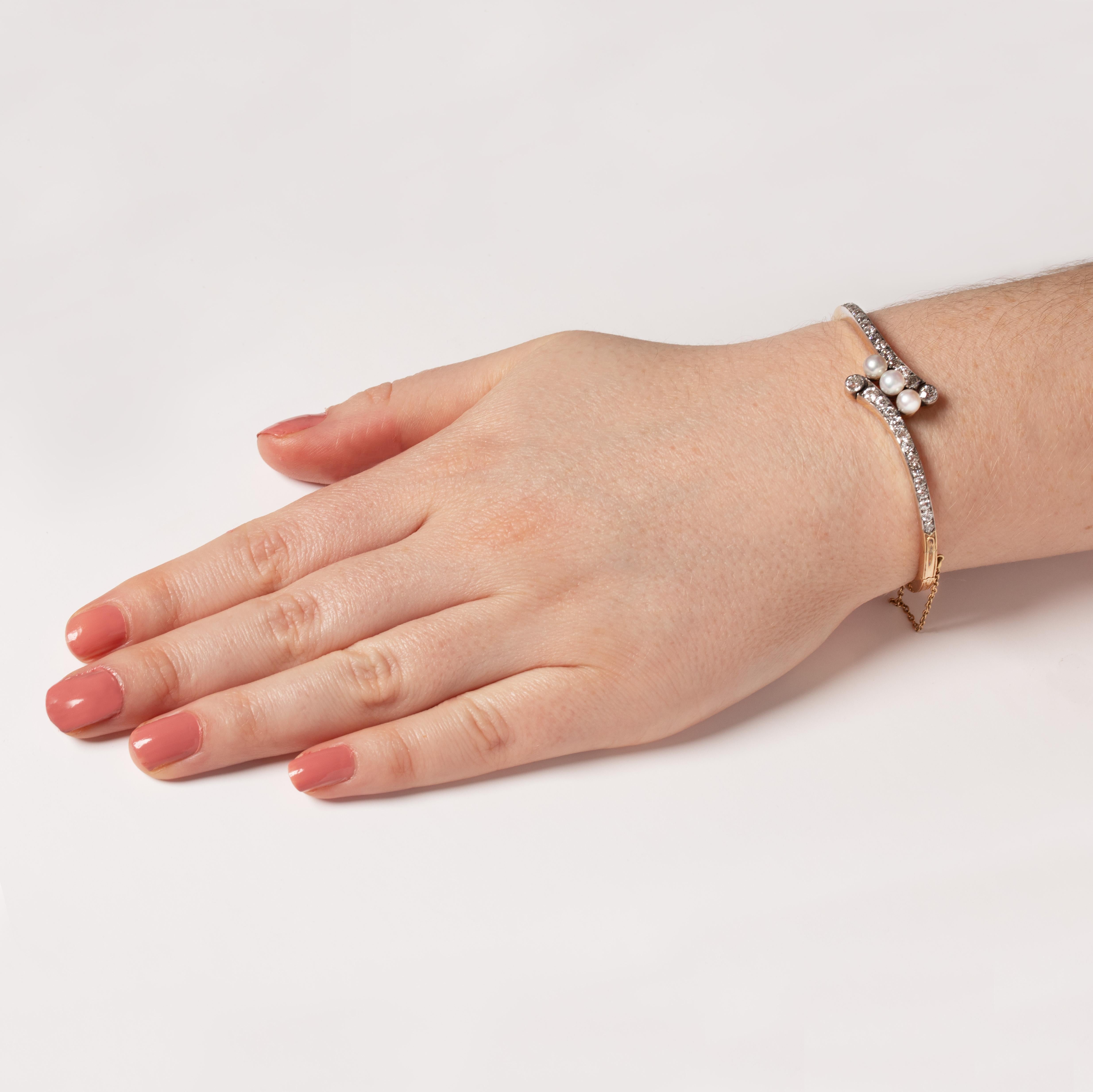 Victorian 2.70ct Diamond and Pearl Bangle, c.1880s In Good Condition For Sale In London, GB