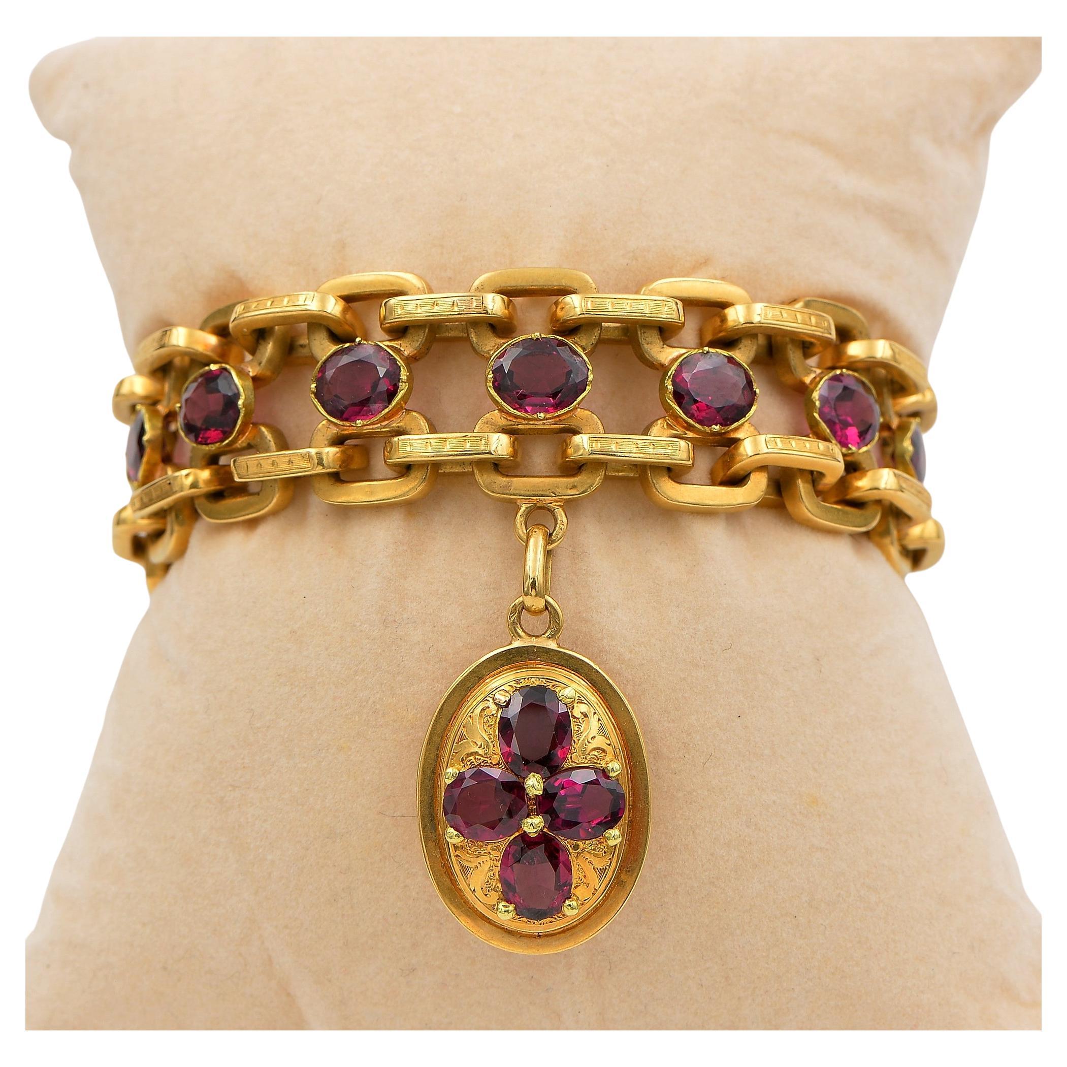 Victorian 28.00 Ct Garnet Rare French Origin 18 KT Bracelet For Sale