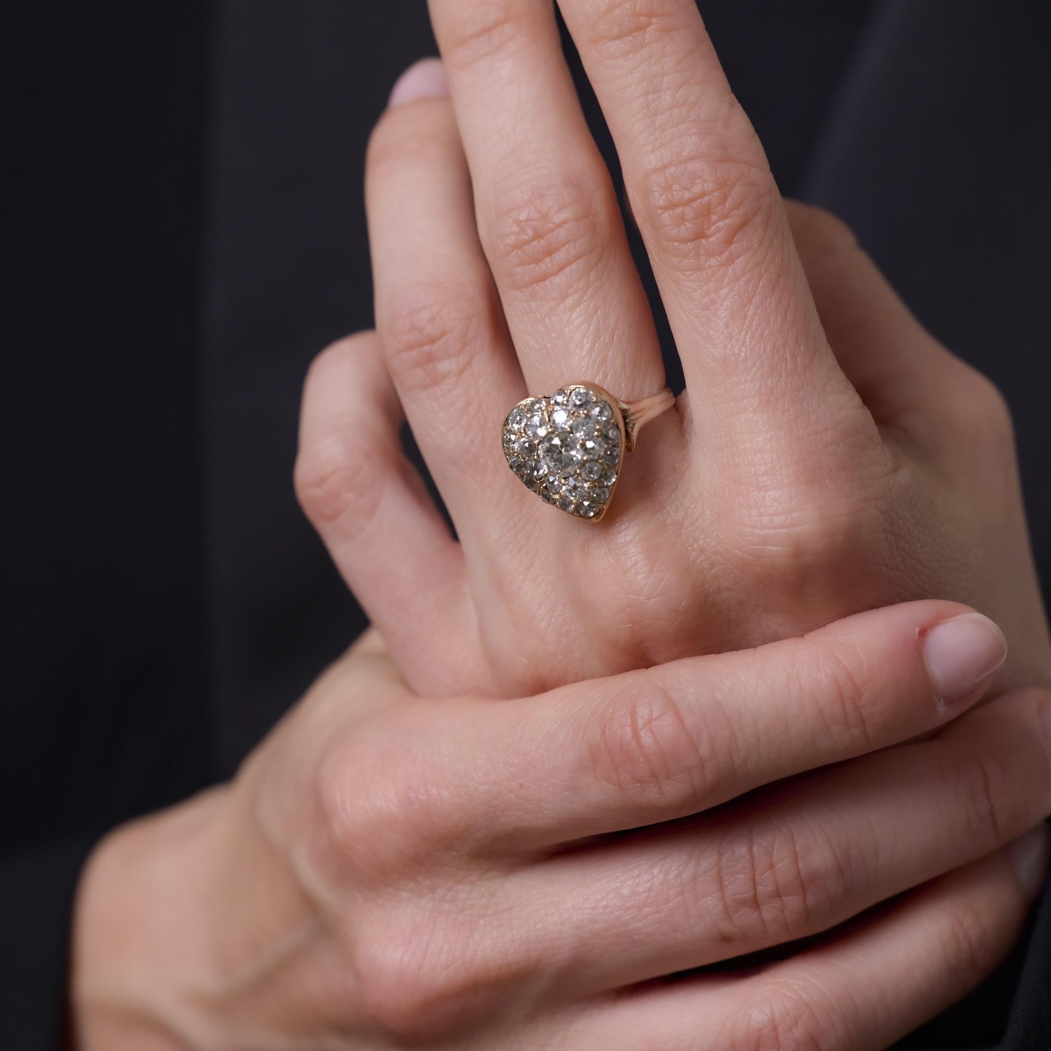 Victorian 2.85 carat total weight diamond 14k gold silver heart locket ring In Good Condition For Sale In Beverly Hills, CA