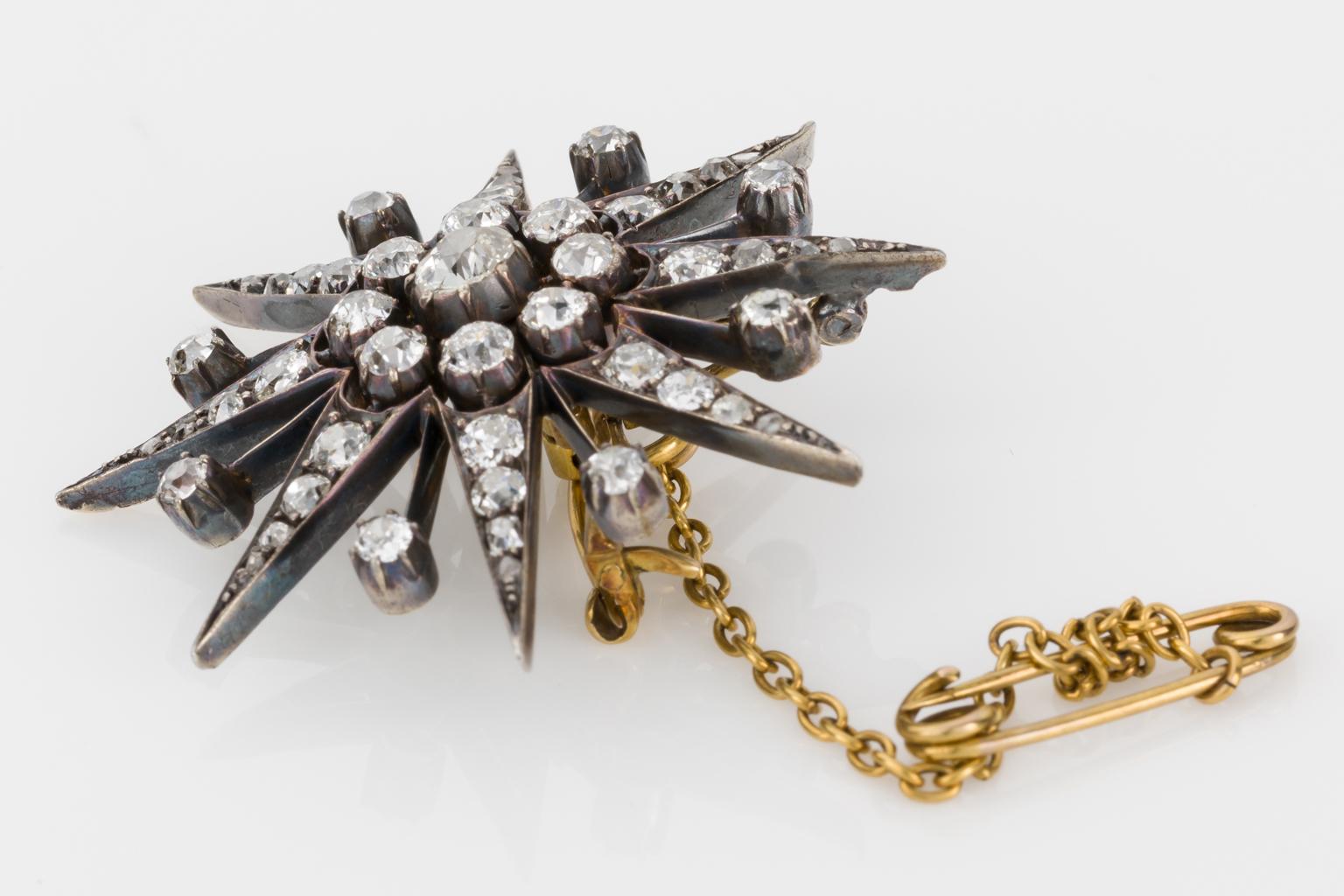 Victorian 2.97 Carat Old European Cut Diamond Eight Point Star Brooch Pendant For Sale 14