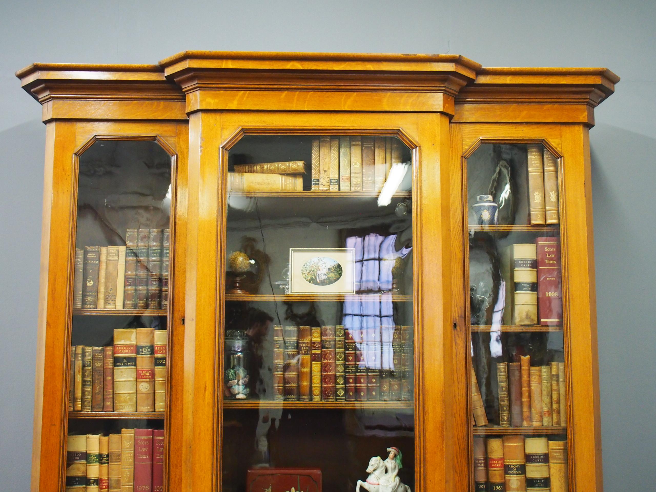 19th Century Victorian 3-Door Oak Breakfront Bookcase For Sale