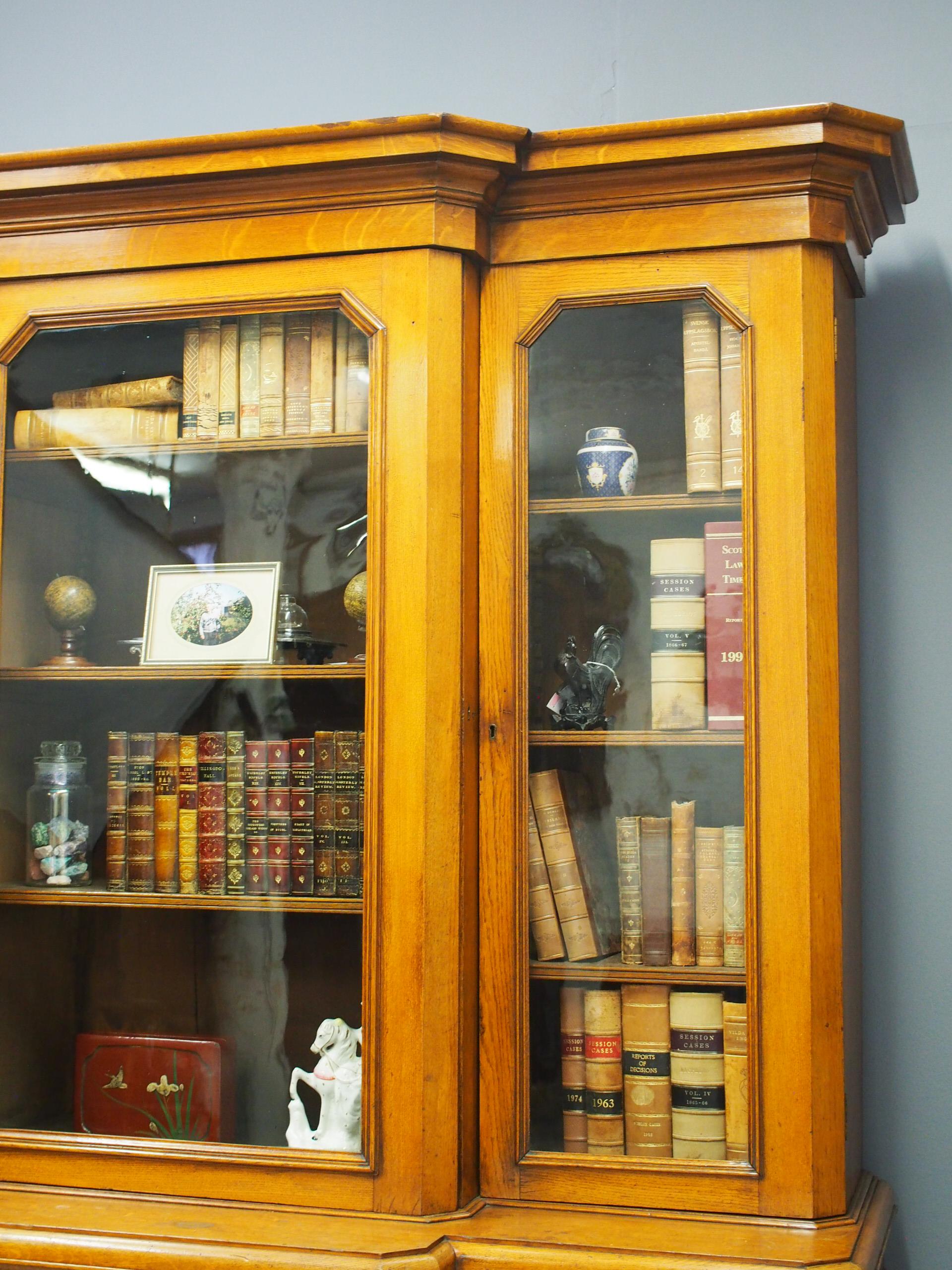 Victorian 3-Door Oak Breakfront Bookcase For Sale 1