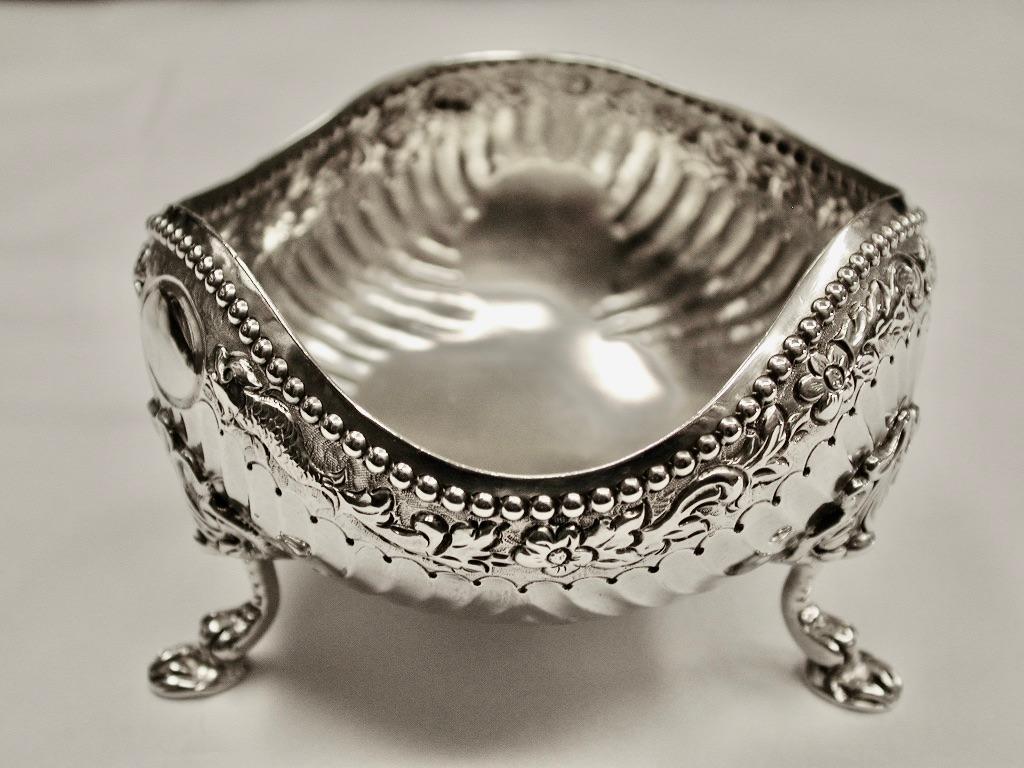 Victorian 3 Sided Embossed Silver Sweet Dish, Made by D & J Welby, London 1886 For Sale 2