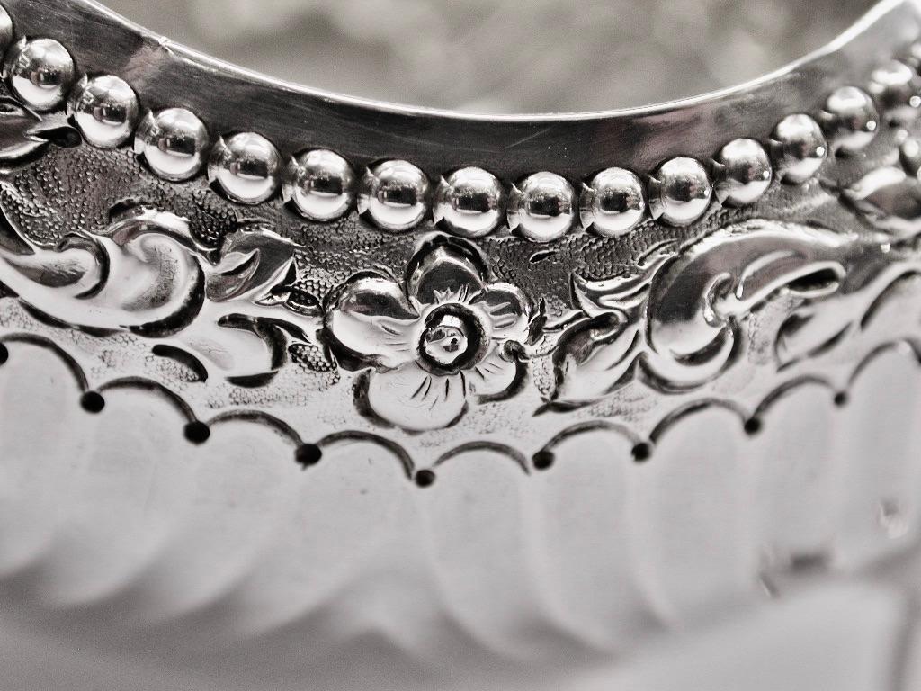 Victorian 3 Sided Embossed Silver Sweet Dish, Made by D & J Welby, London 1886 5