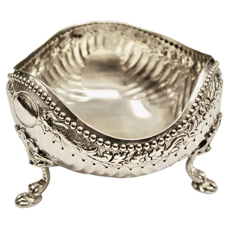 Victorian 3 Sided Embossed Silver Sweet Dish, Made by D & J Welby, London 1886 For Sale