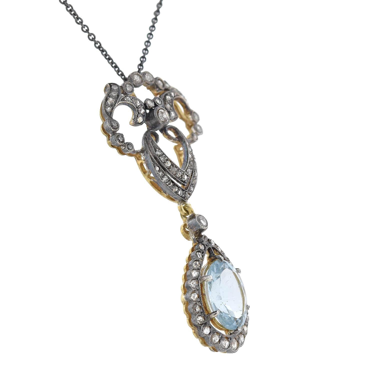 Viktorianische Halskette mit 3,00 Karat Aquamarin und Diamant-Anhänger (Ovalschliff) im Angebot