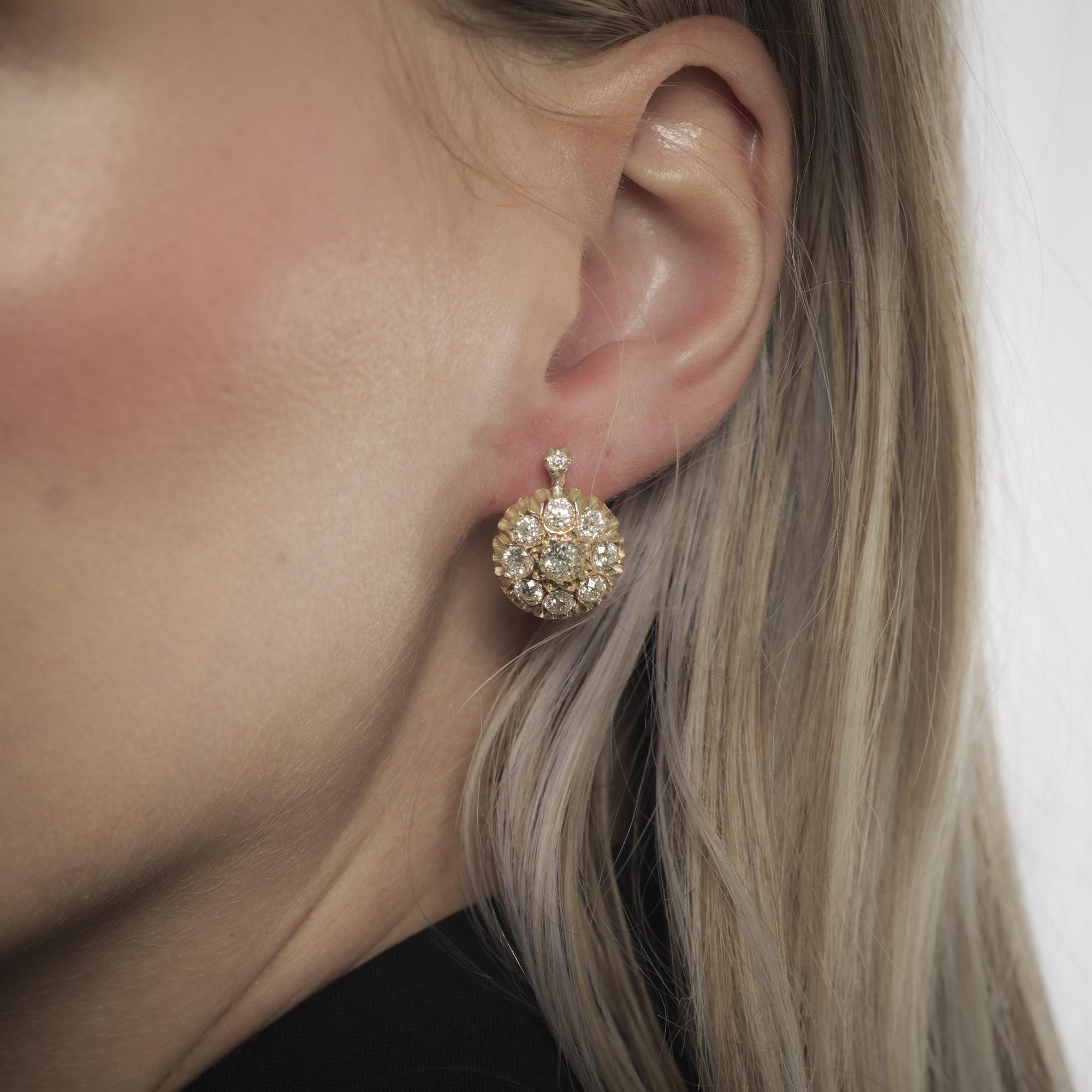 Boucles d'oreilles Victorien 3.00 carat diamant taille ancienne 14k or jaune Bon état - En vente à Beverly Hills, CA