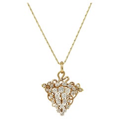 Collana vittoriana con ciondolo a spilla d'uva antica con diamante da 3,00 CTW in oro 14 carati