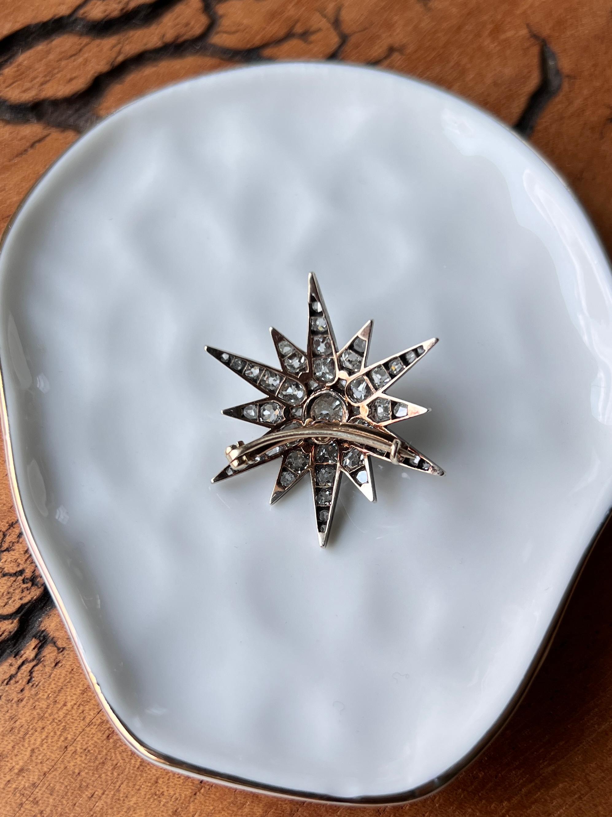 Vittoriano Spilla a stella vittoriana in oro e argento 14k da 3,00 tcw con diamante Old Mine Cut del 1870 in vendita