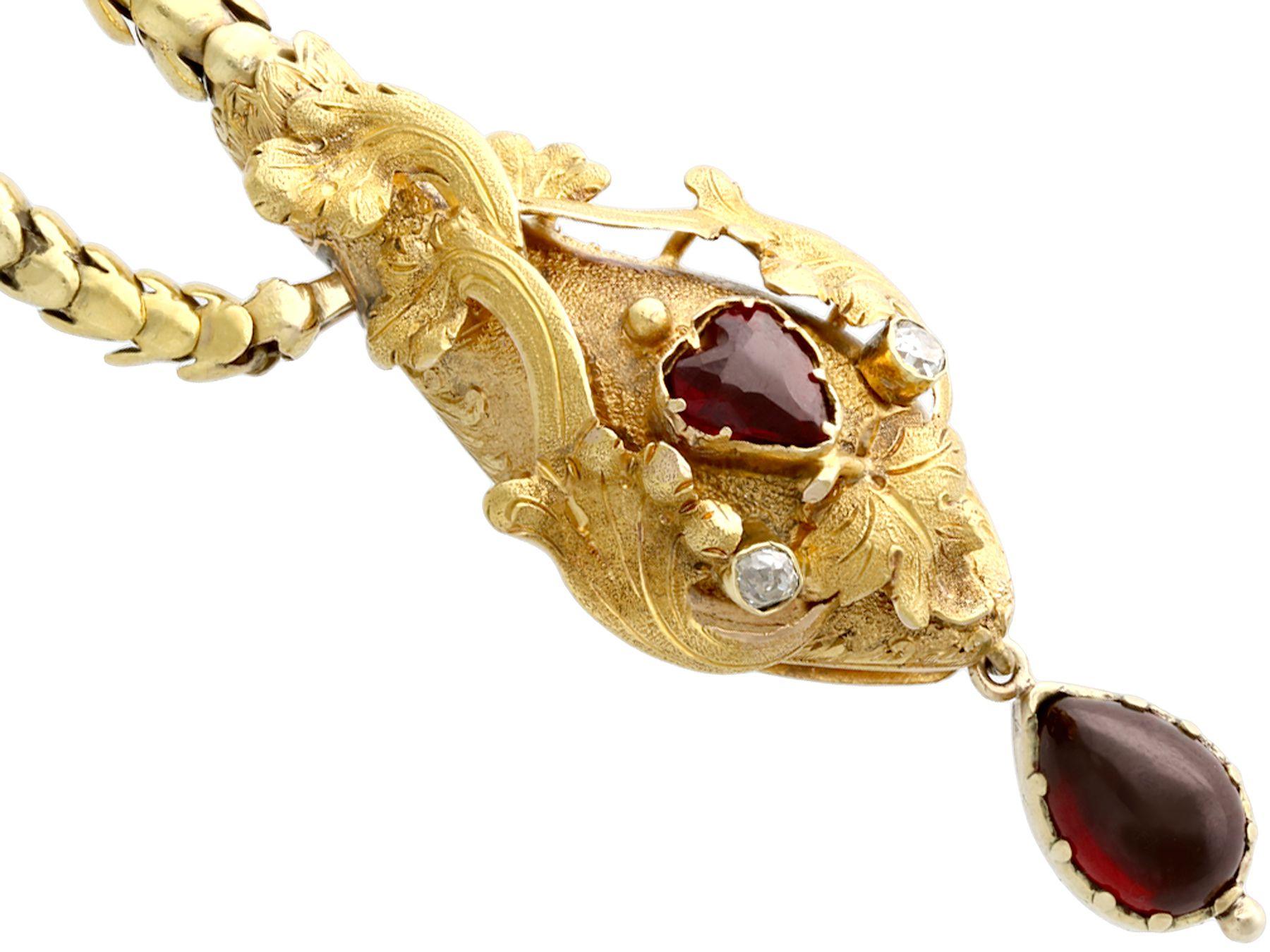 Cabochon Victorian 3.06 Carat Garnet and Diamond Yellow Gold Snake Necklace For Sale