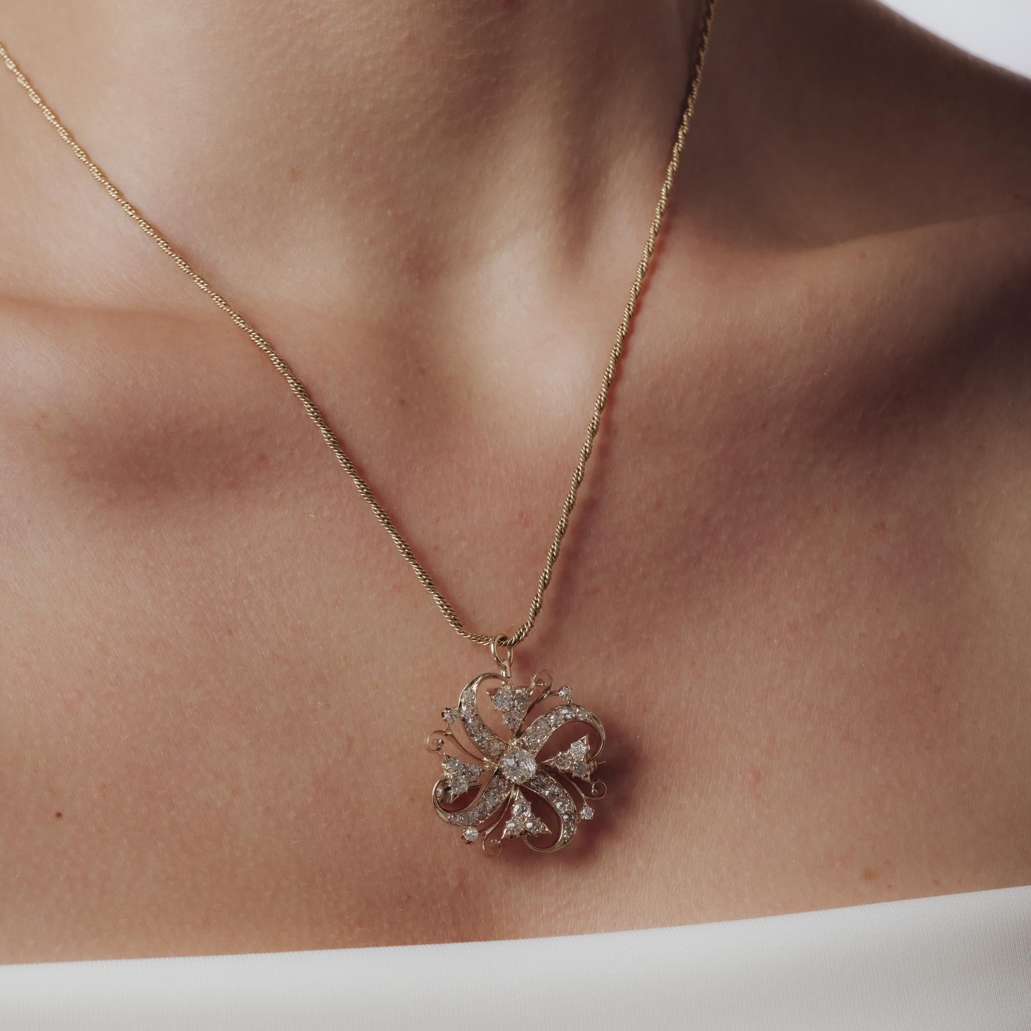 Taille vieille Europe Collier victorien avec pendentif en or rose et jaune 14k et diamant de 3,10 carats en vente
