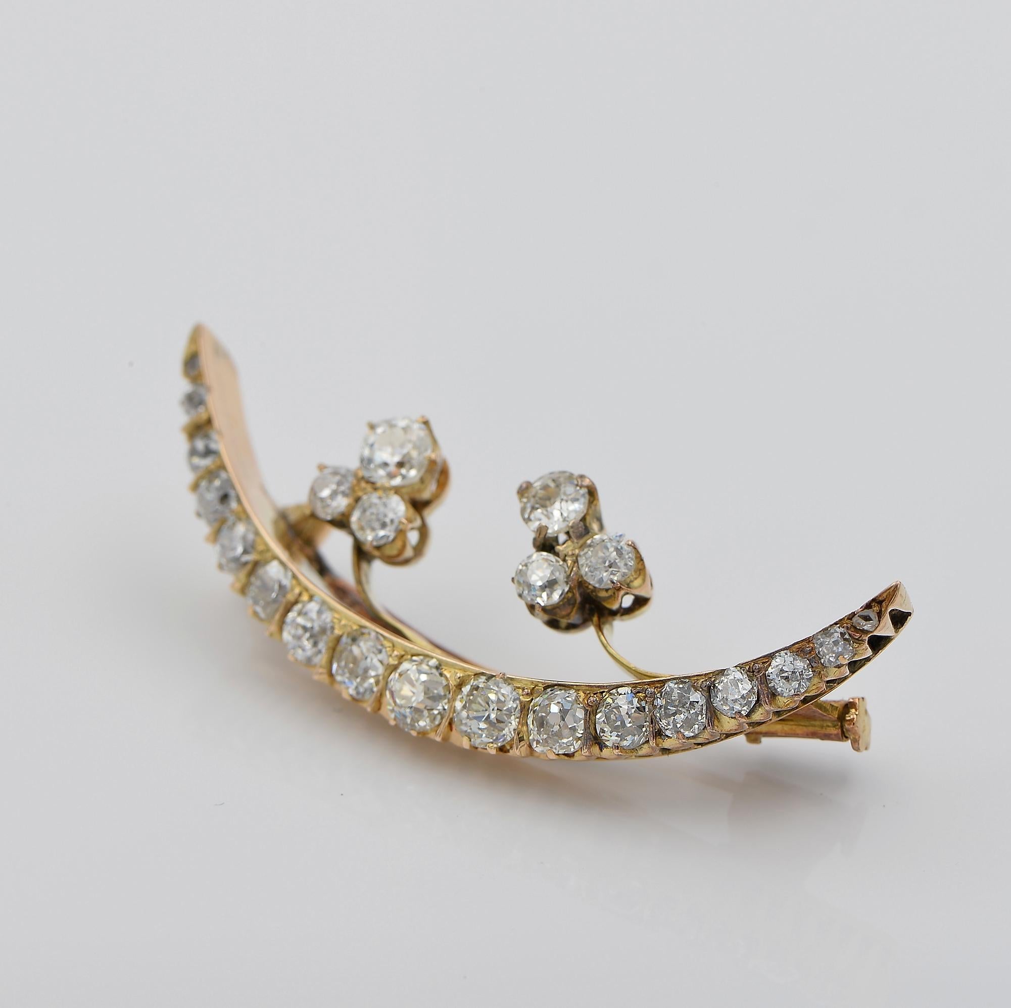 Victorian 3.10 Ct Old Mine Diamond Symbolic Crescent Moon Brooch In Good Condition For Sale In Napoli, IT