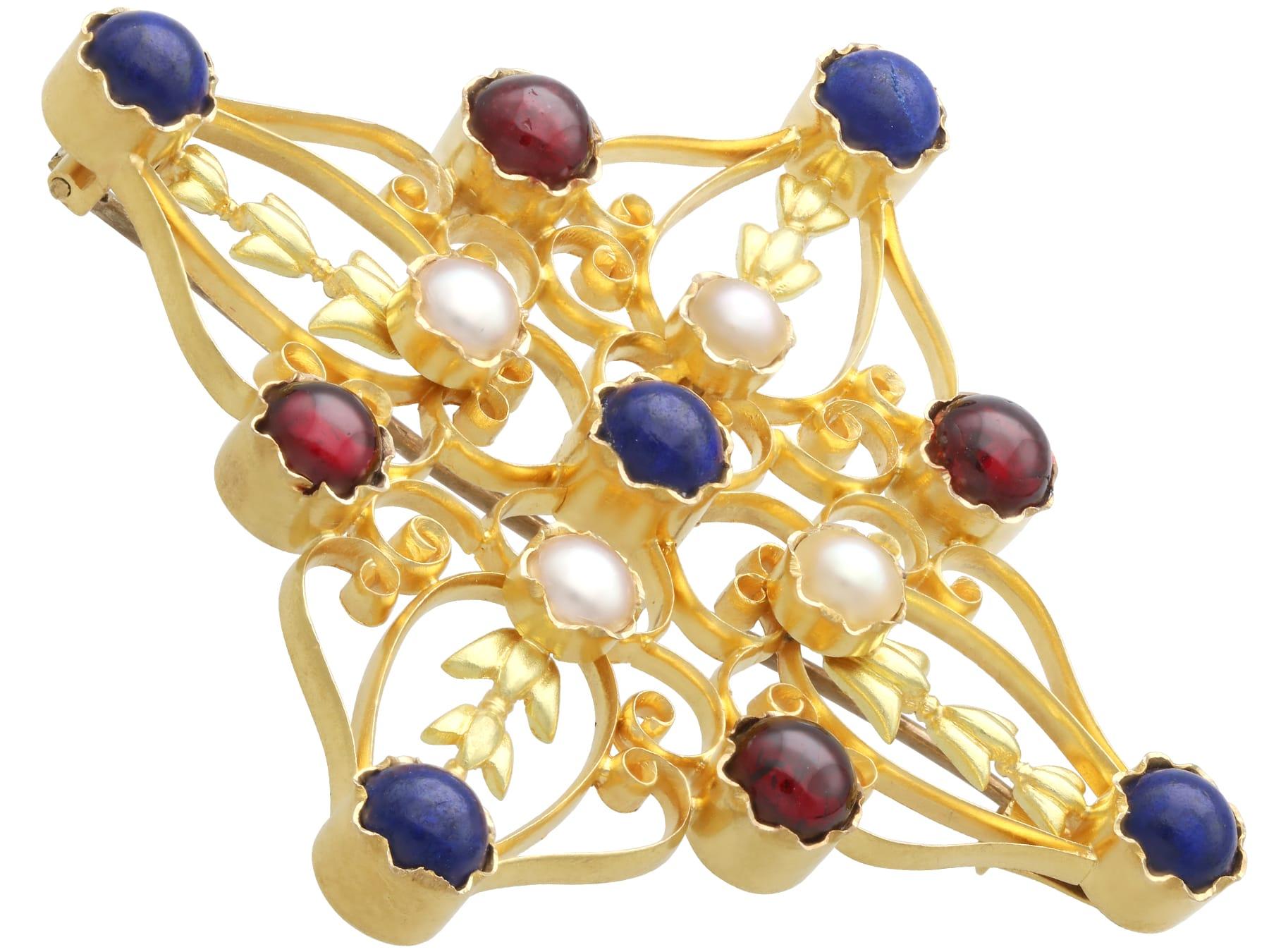 Ciondolo vittoriano in oro giallo 18k con granato da 3,40 carati e perla di sodalite da 4,00 carati in vendita 2