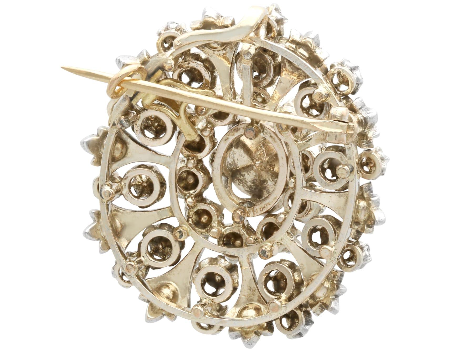 Victorian 3.48 Carat Diamond and Yellow Gold Brooch For Sale 1