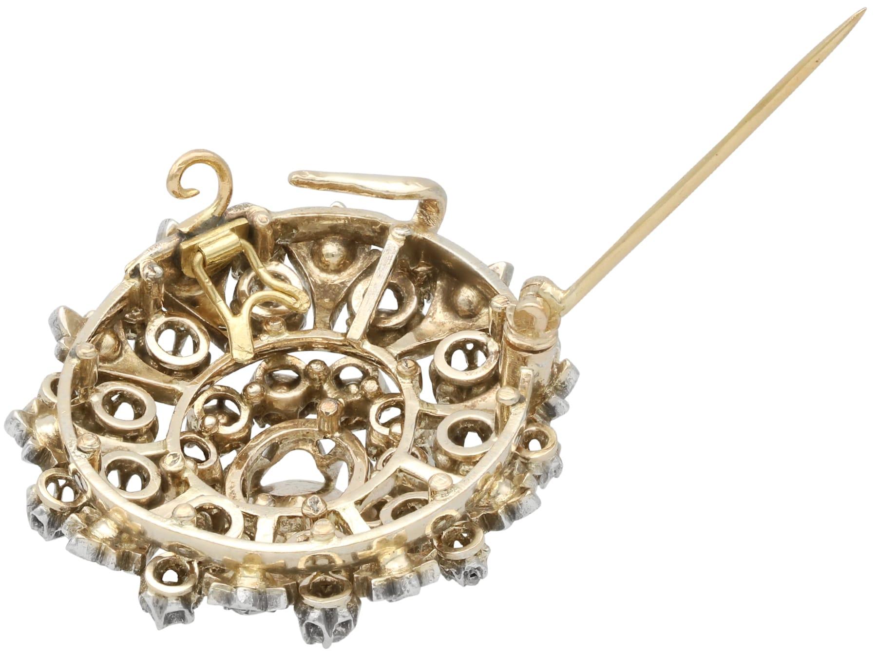 Victorian 3.48 Carat Diamond and Yellow Gold Brooch For Sale 2