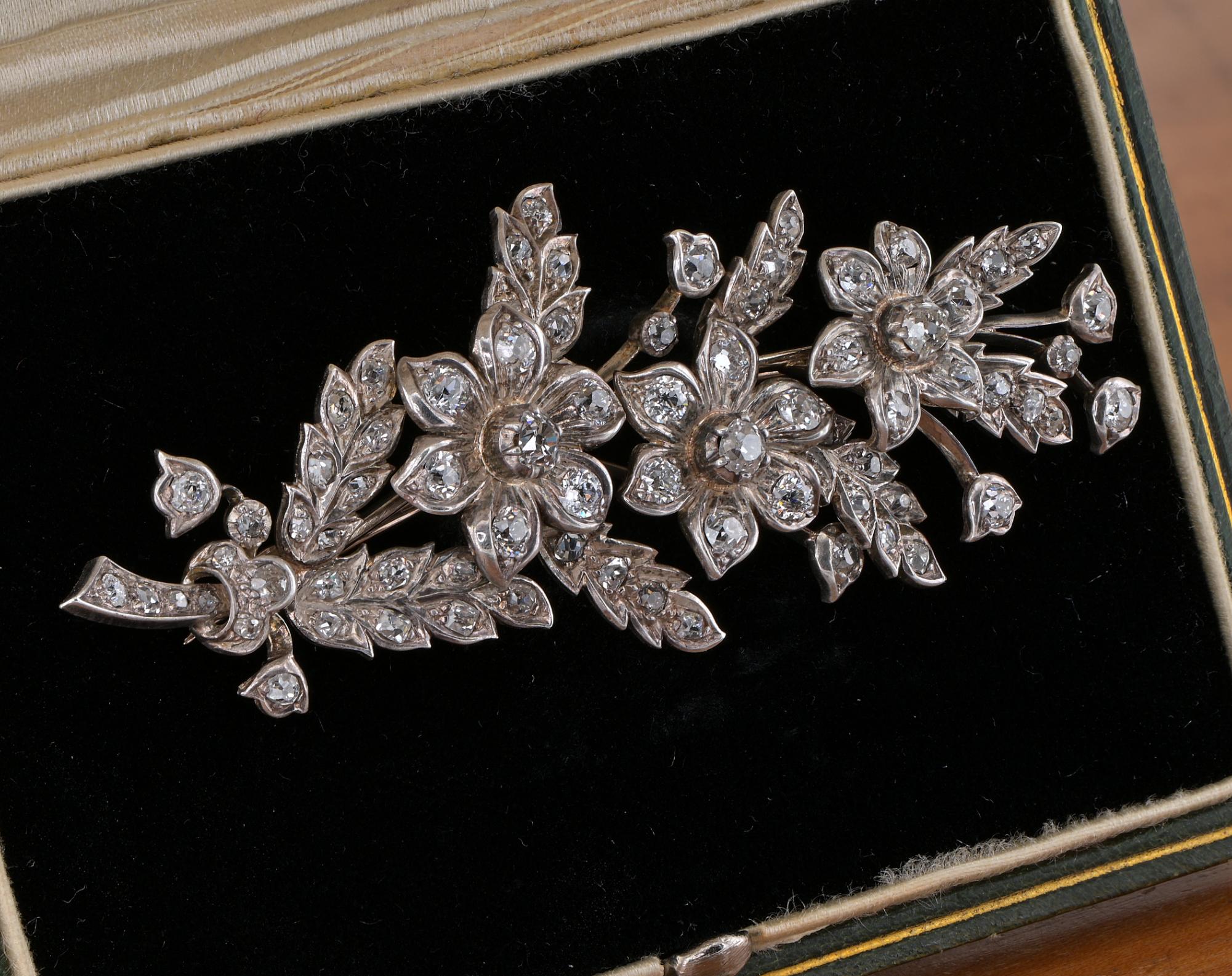 Taille vieille mine Broche fleurie victorienne en argent 18 carats avec diamants de 3,50 carats de taille vieille mine en vente
