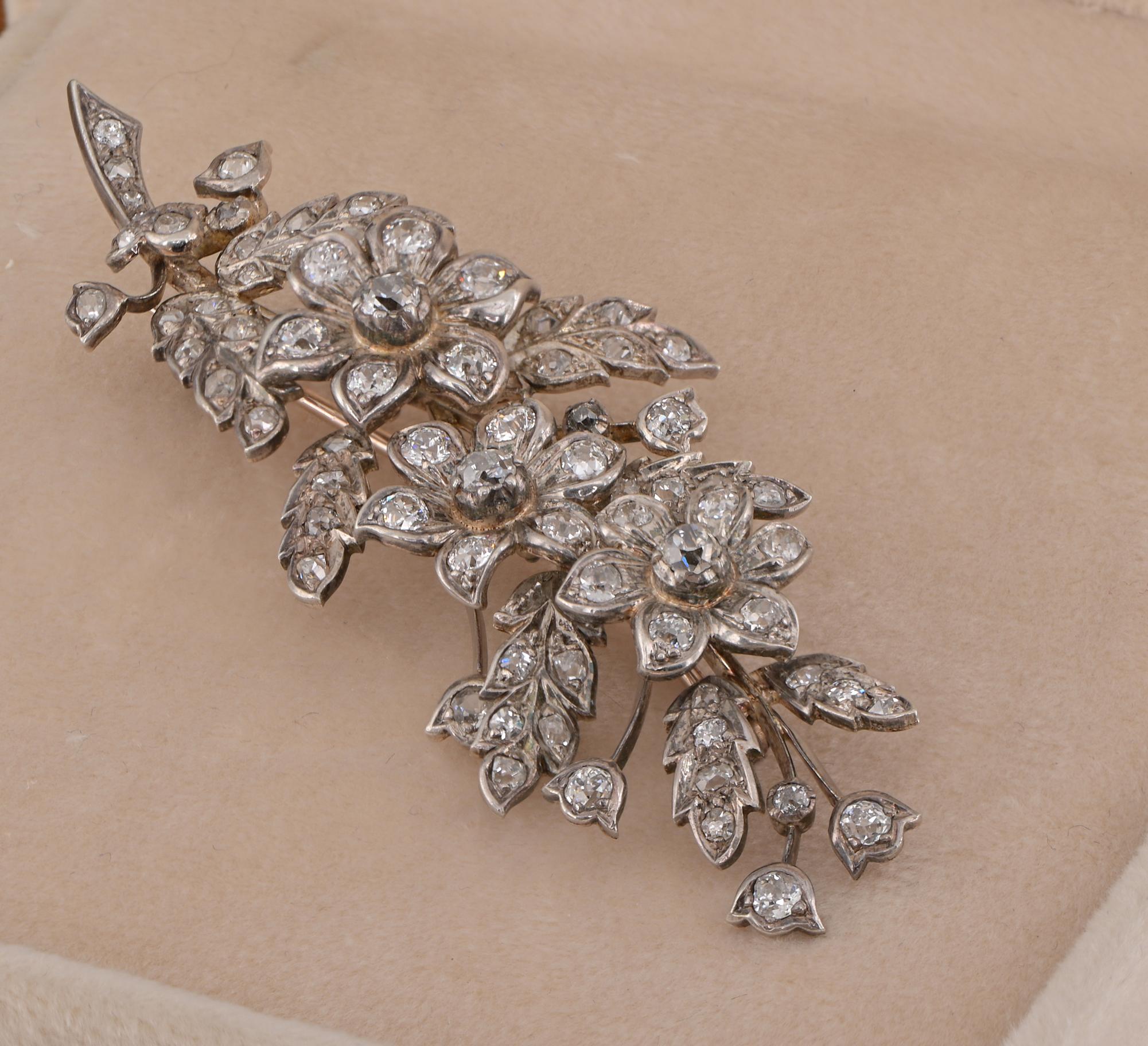 Broche fleurie victorienne en argent 18 carats avec diamants de 3,50 carats de taille vieille mine en vente 1