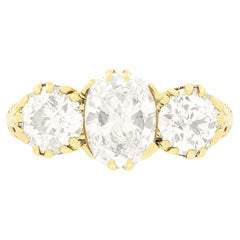 Anillo victoriano de cabeza tallada con tres piedras y 3,50 quilates de diamantes, c.1880