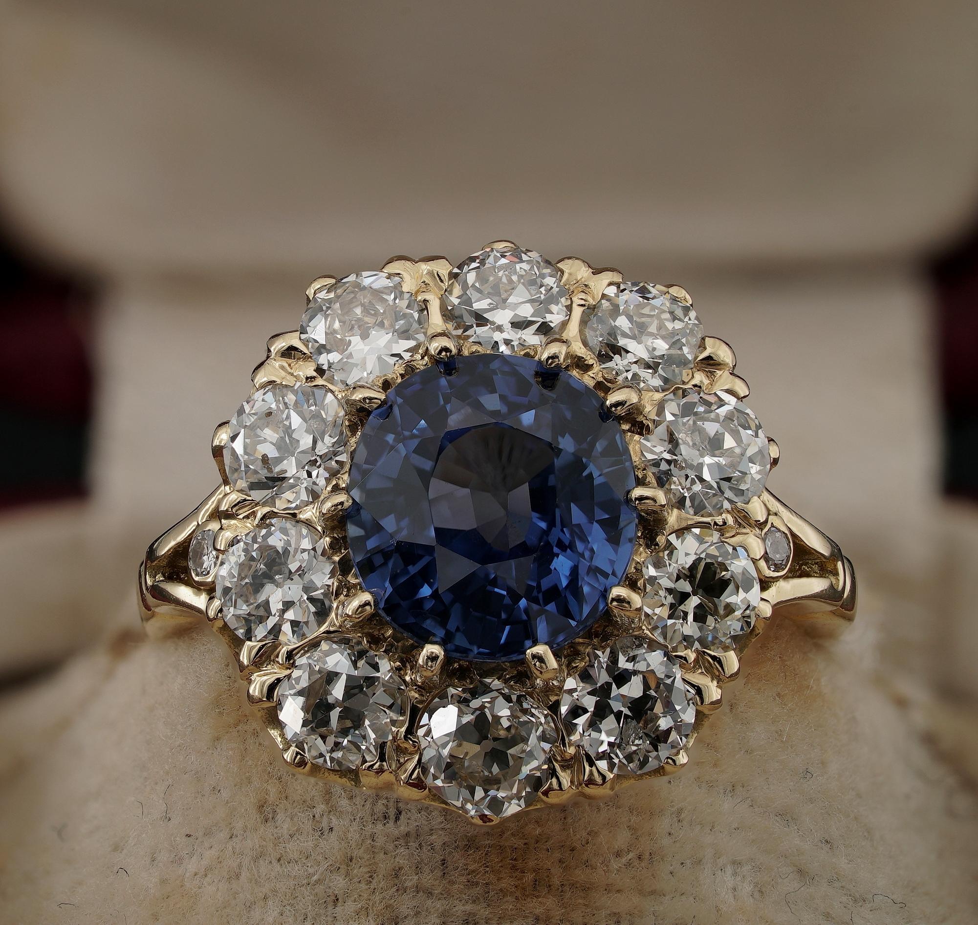 Victorian Tradition
Spectacular Victorian period Diamond and Sapphire cluster ring which is in the tradition of the antique jewellery, 1890/1900 ca
Hand crafted of solid 18 Kt gold in the classy cluster design in vogue at the time, lovely
