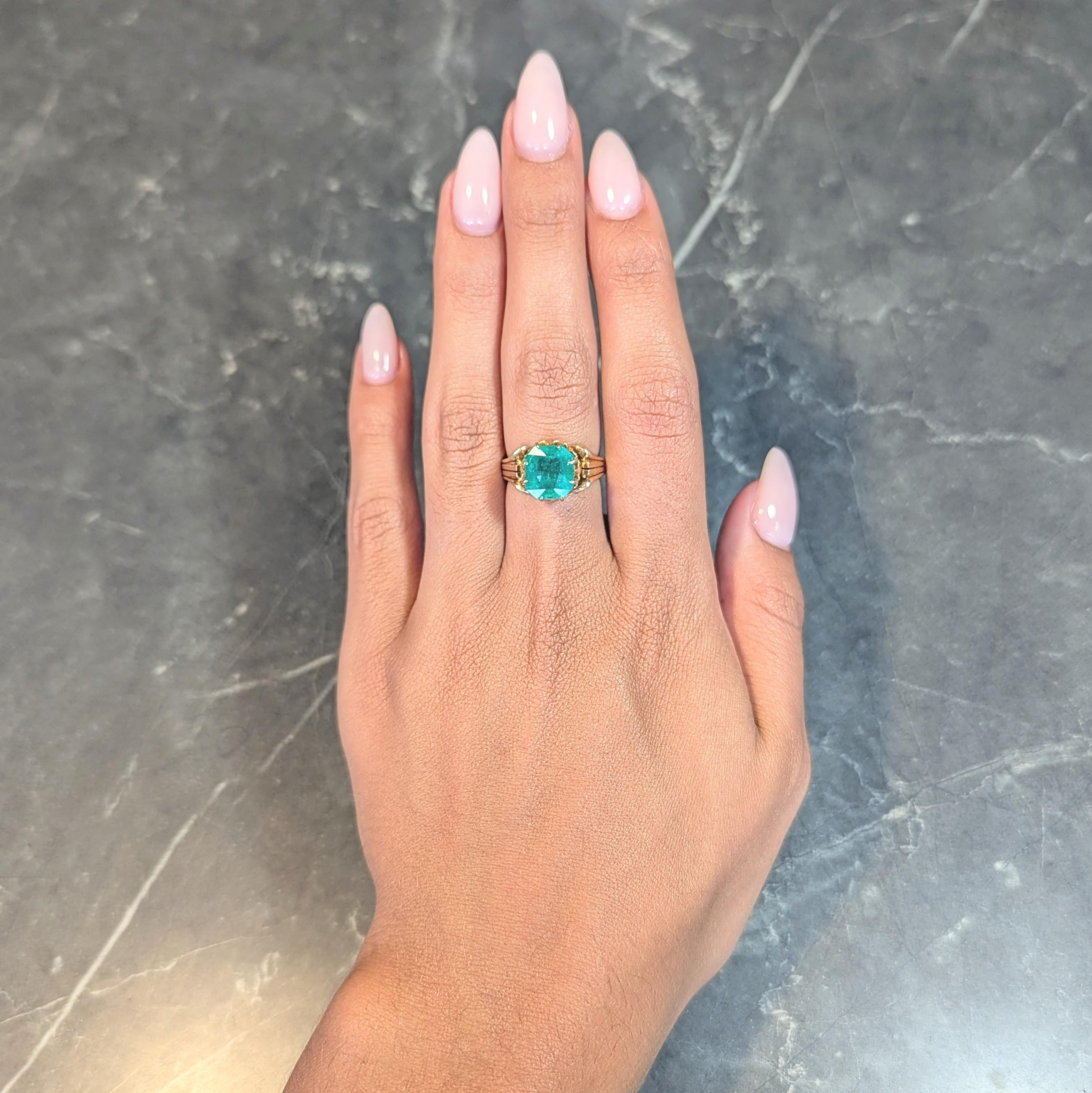 Round Cut Victorian 3.60 CTW Colombian Emerald 14K Yellow Gold Antique Solitaire Ring GIA
