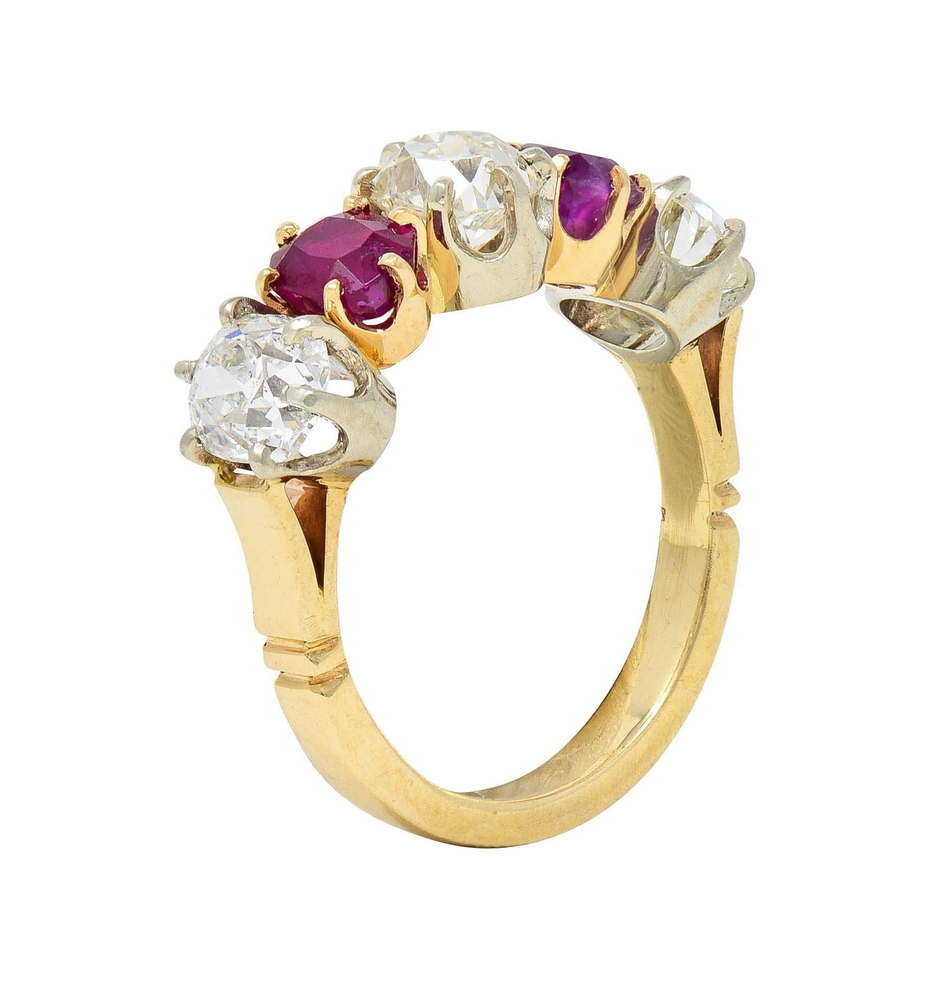Anello vittoriano con rubino 3,62 CTW e diamante Old Mine Cut in oro bicolore 14 carati in vendita 6