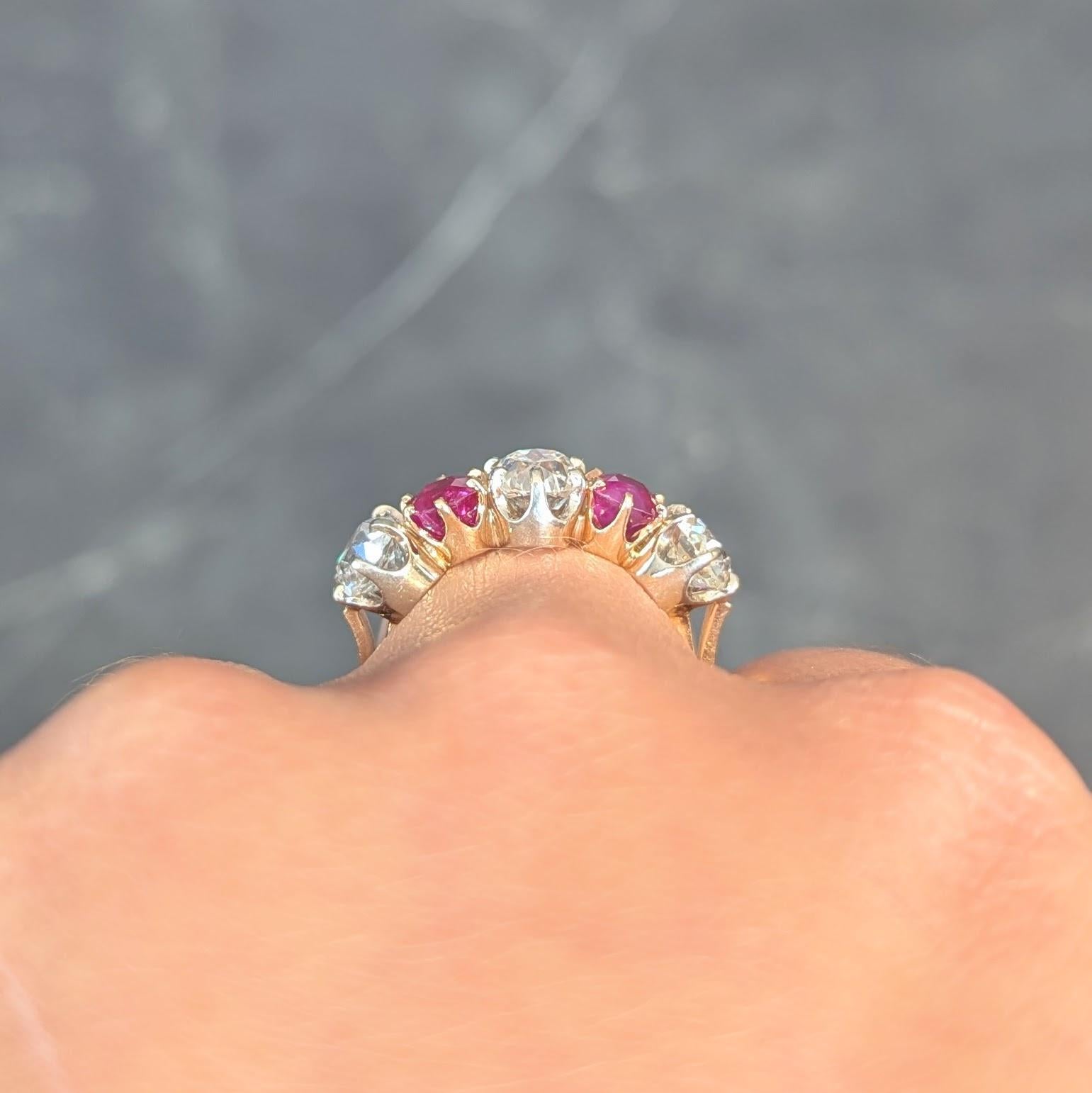 Anello vittoriano con rubino 3,62 CTW e diamante Old Mine Cut in oro bicolore 14 carati in vendita 8