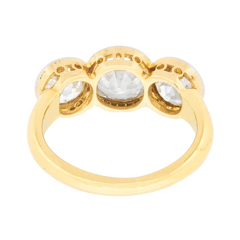 Victorian 3.65 Carat Diamond Three-Stone Ring, circa 1900s In Good Condition For Sale In London, GB
