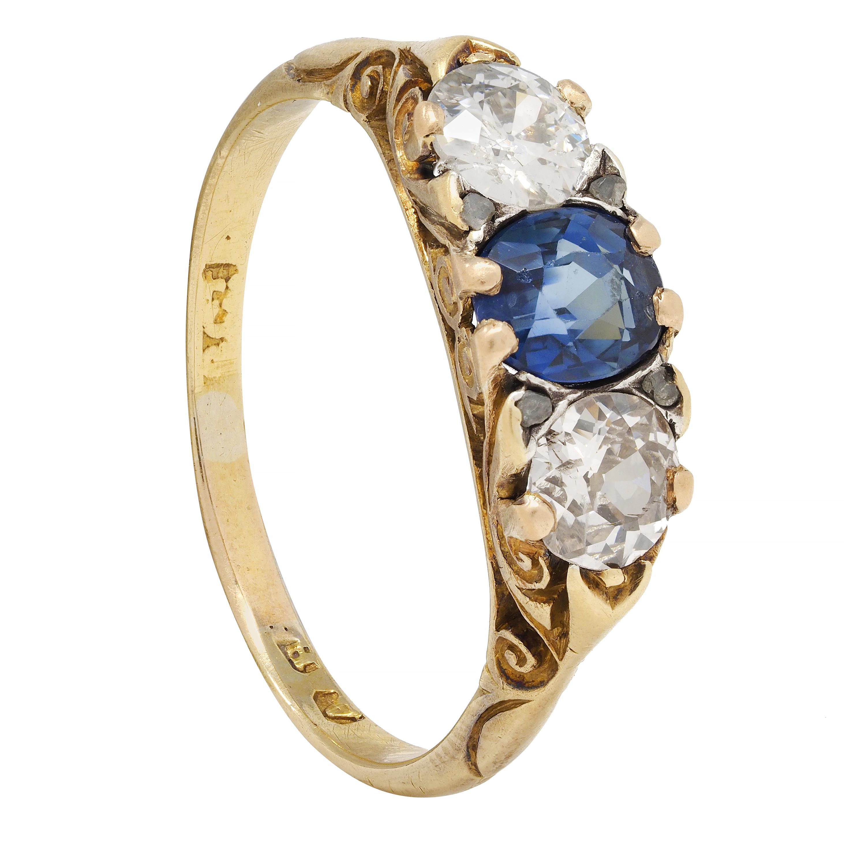 Victorian 3.70 CTW Sapphire Diamond 18 Karat Gold Antique Three Stone Ring For Sale 7