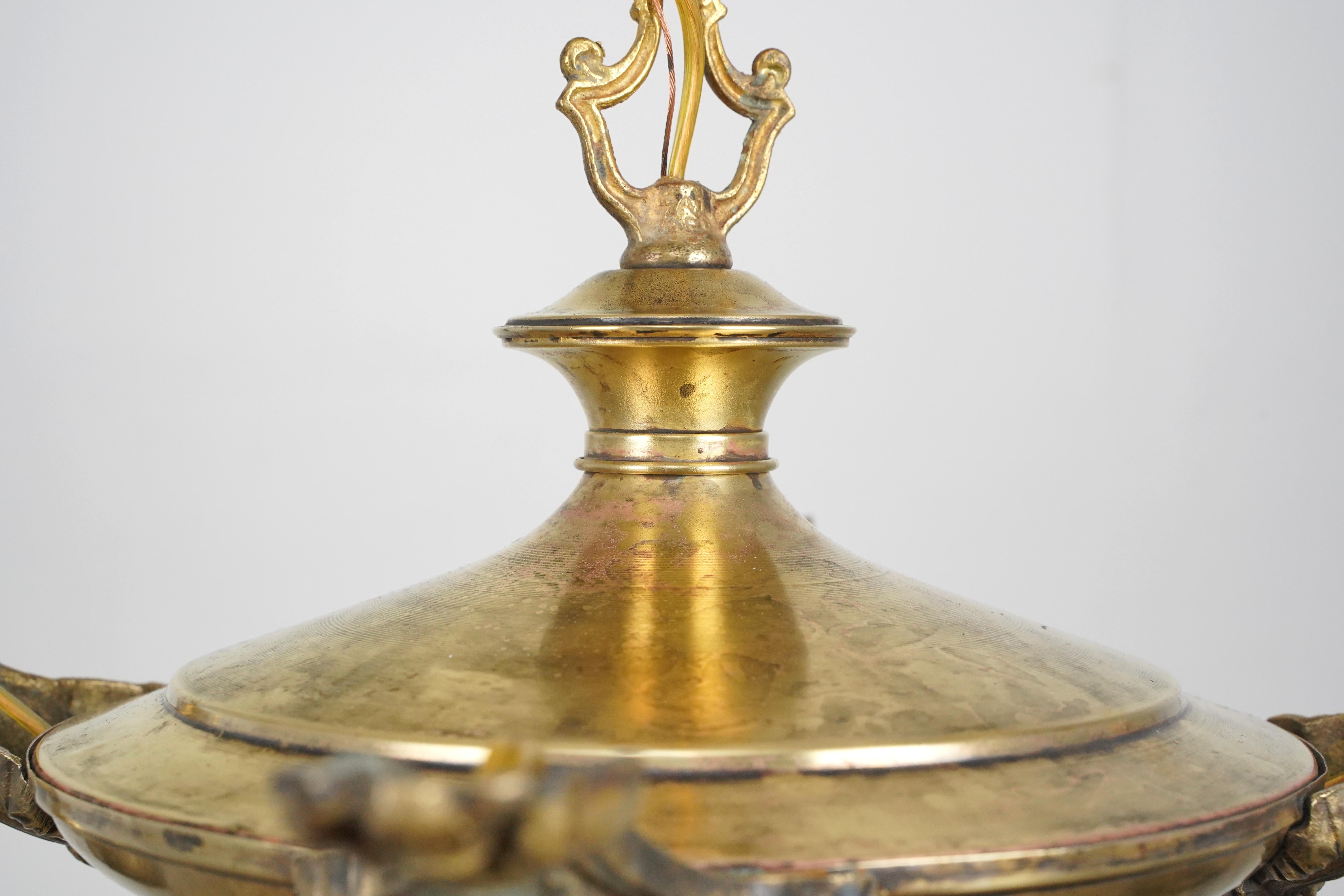 Victorian 4 Light Brass Pan Chandelier Pulido en venta