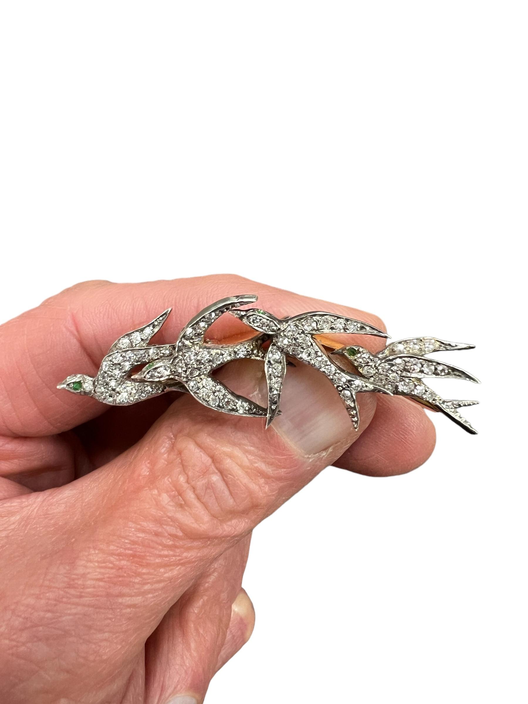 Vittoriano Spilla vittoriana con diamante a 4 rondini in argento e oro, circa 1890 in vendita