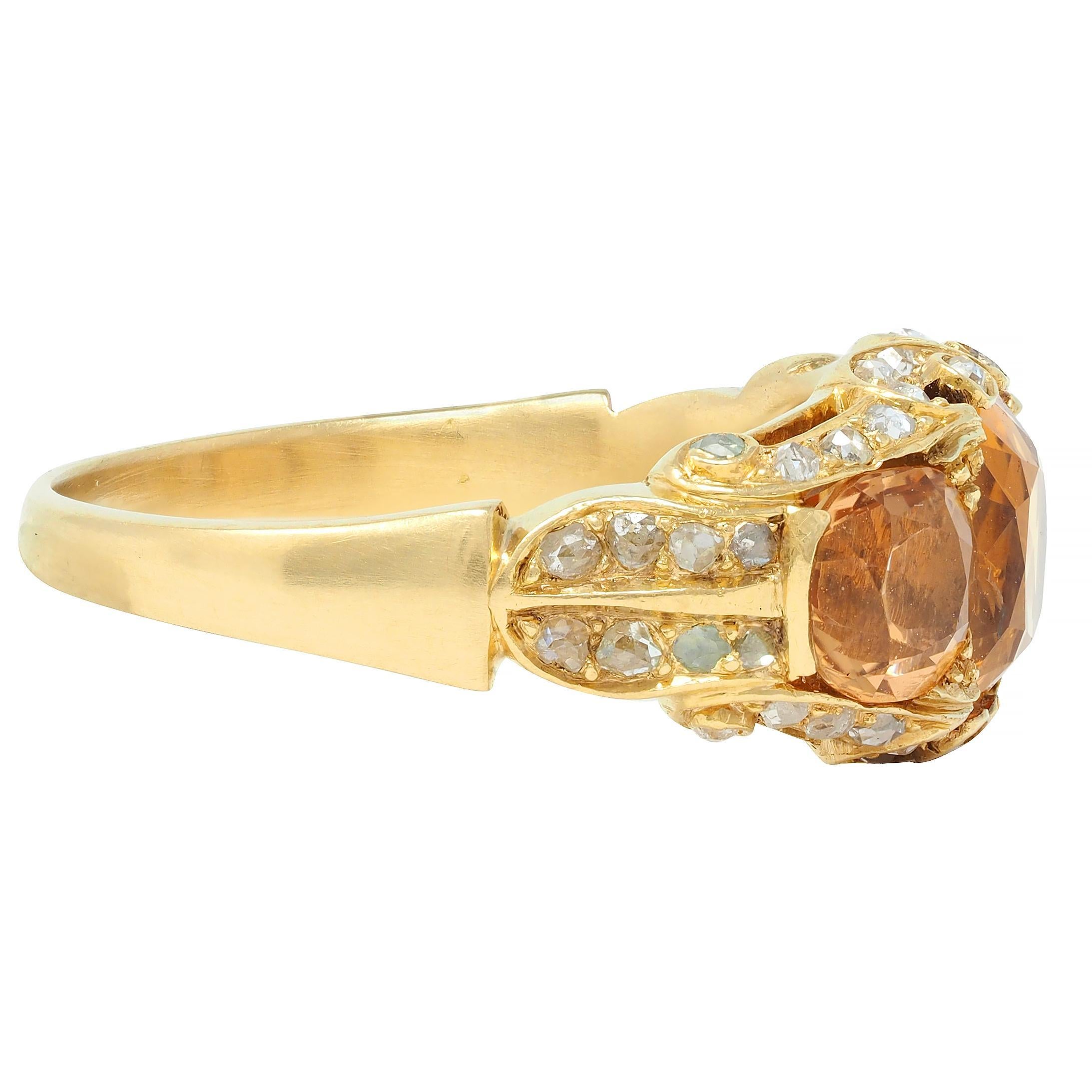 Antiker viktorianischer Ring mit drei Steinen, 4,00 Karat Topas Diamant 18 Karat Gold Schnörkel (Gemischter Schliff)