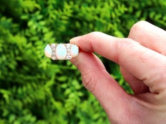 Viktorianischer 4,20ct Opal & 0,80ct Diamant Ring in 18ct Gold, CIRCA 1880