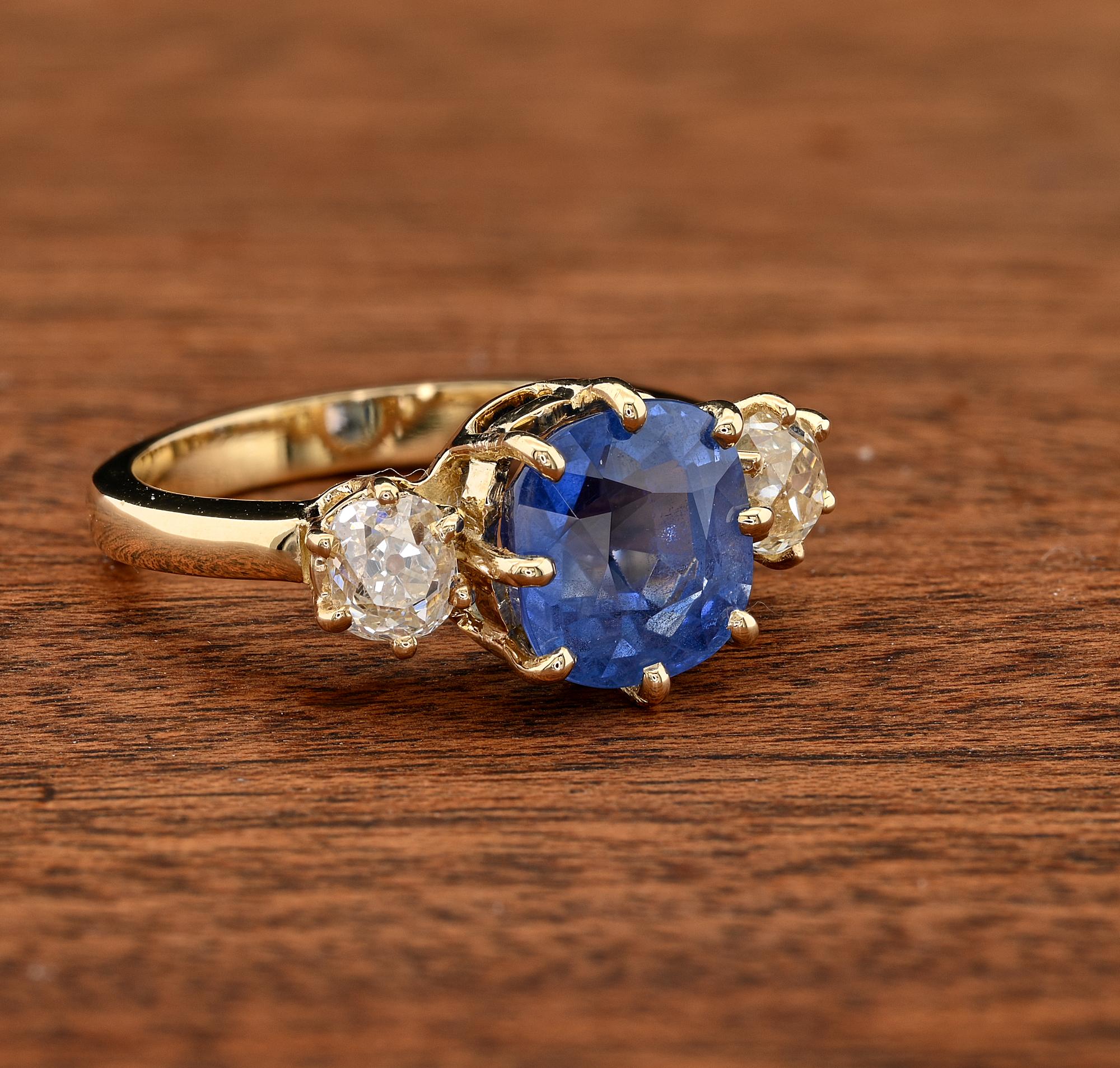 Victorian 4.45 Ct Natural No Heat Ceylon Sapphire 1.15 Ct Diamond Trilogy Ring In Excellent Condition For Sale In Napoli, IT