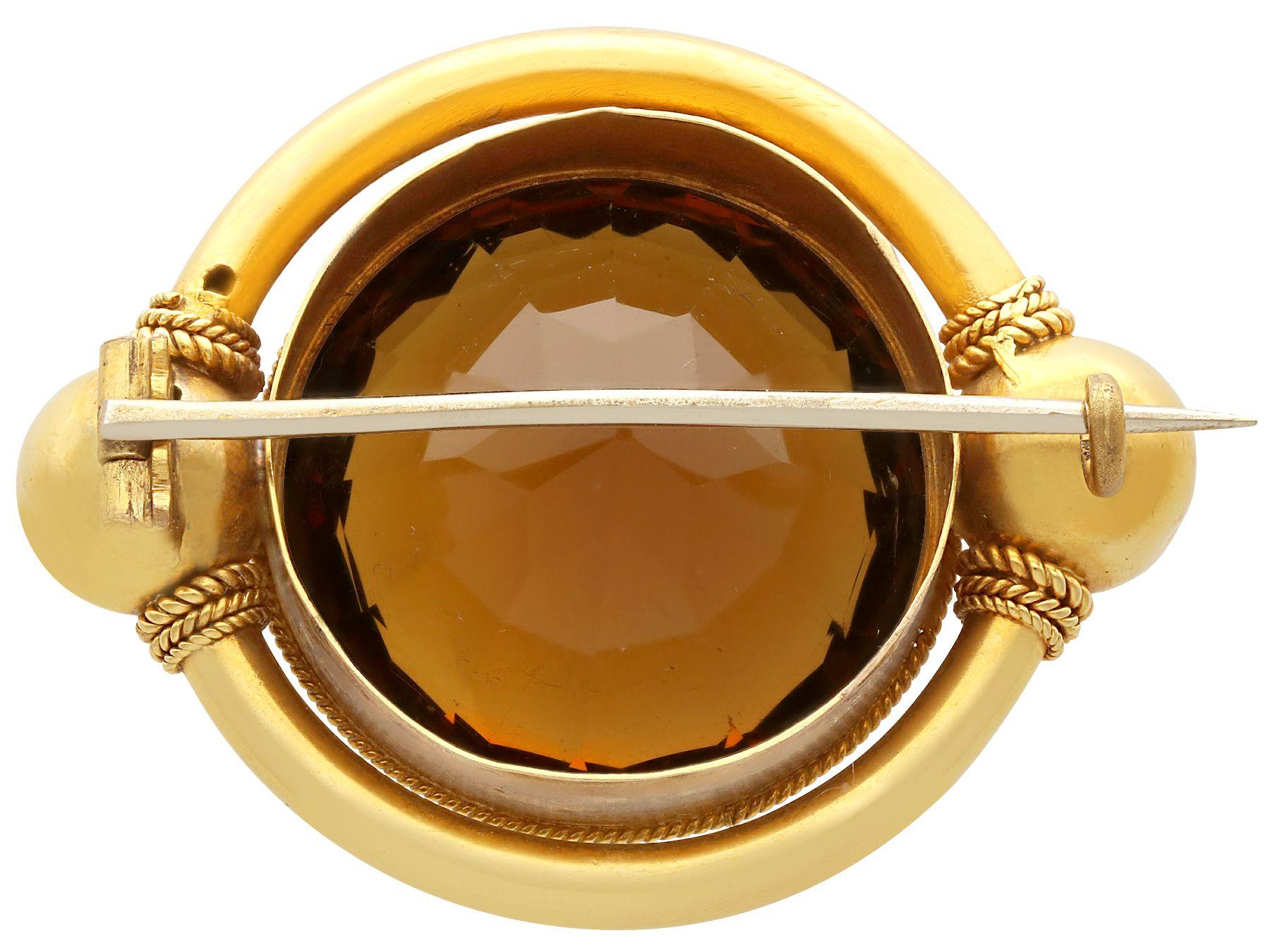 Viktorianische Brosche aus Gelbgold mit 44,68 Karat Rauchquarz und Gelbgold für Damen oder Herren im Angebot