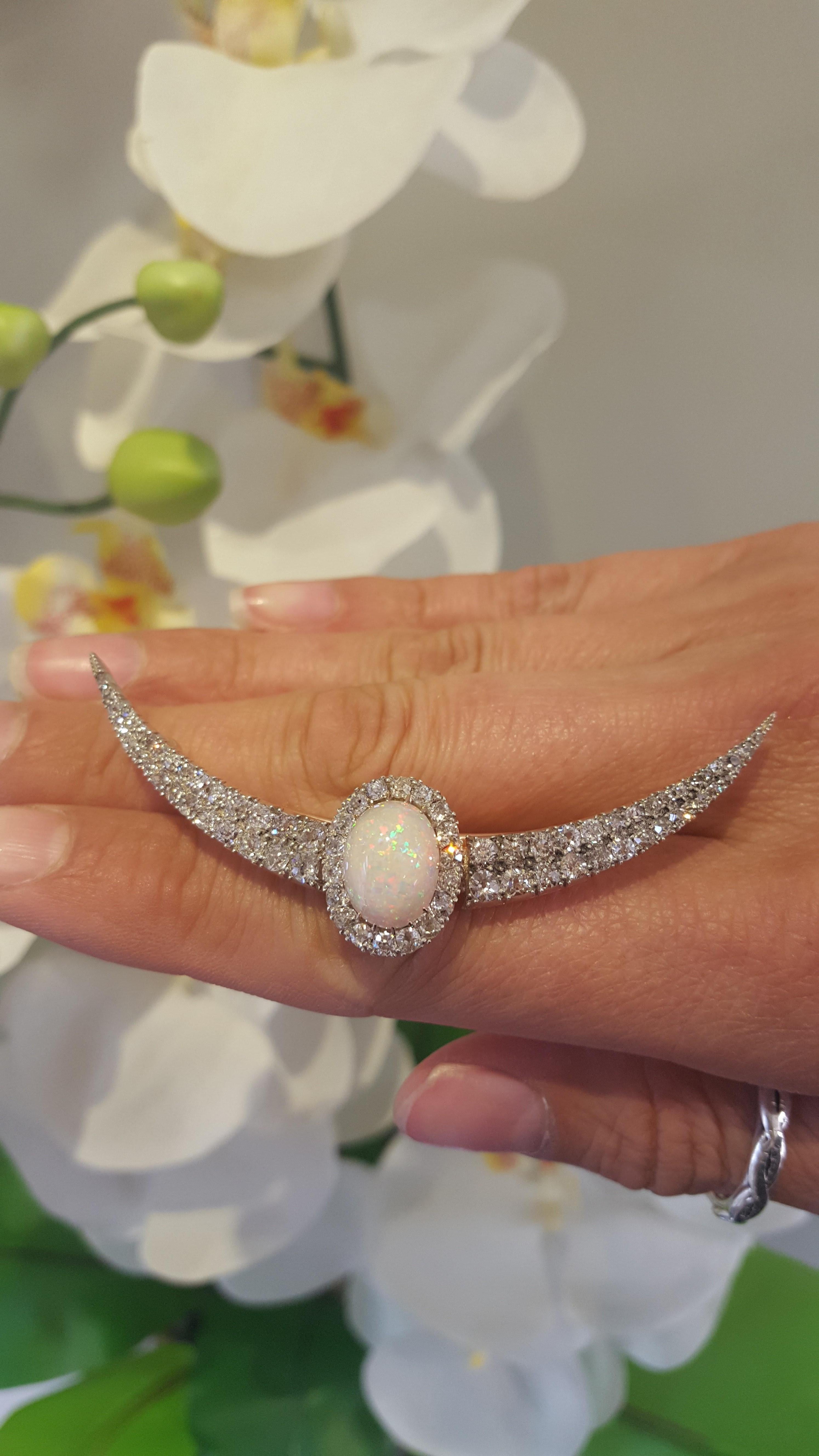 Viktorianische Halbmondbrosche aus Gold mit 4,75 Karat Opal im Cabochon-Schliff und 4,45 Karat Diamanten im Angebot 5