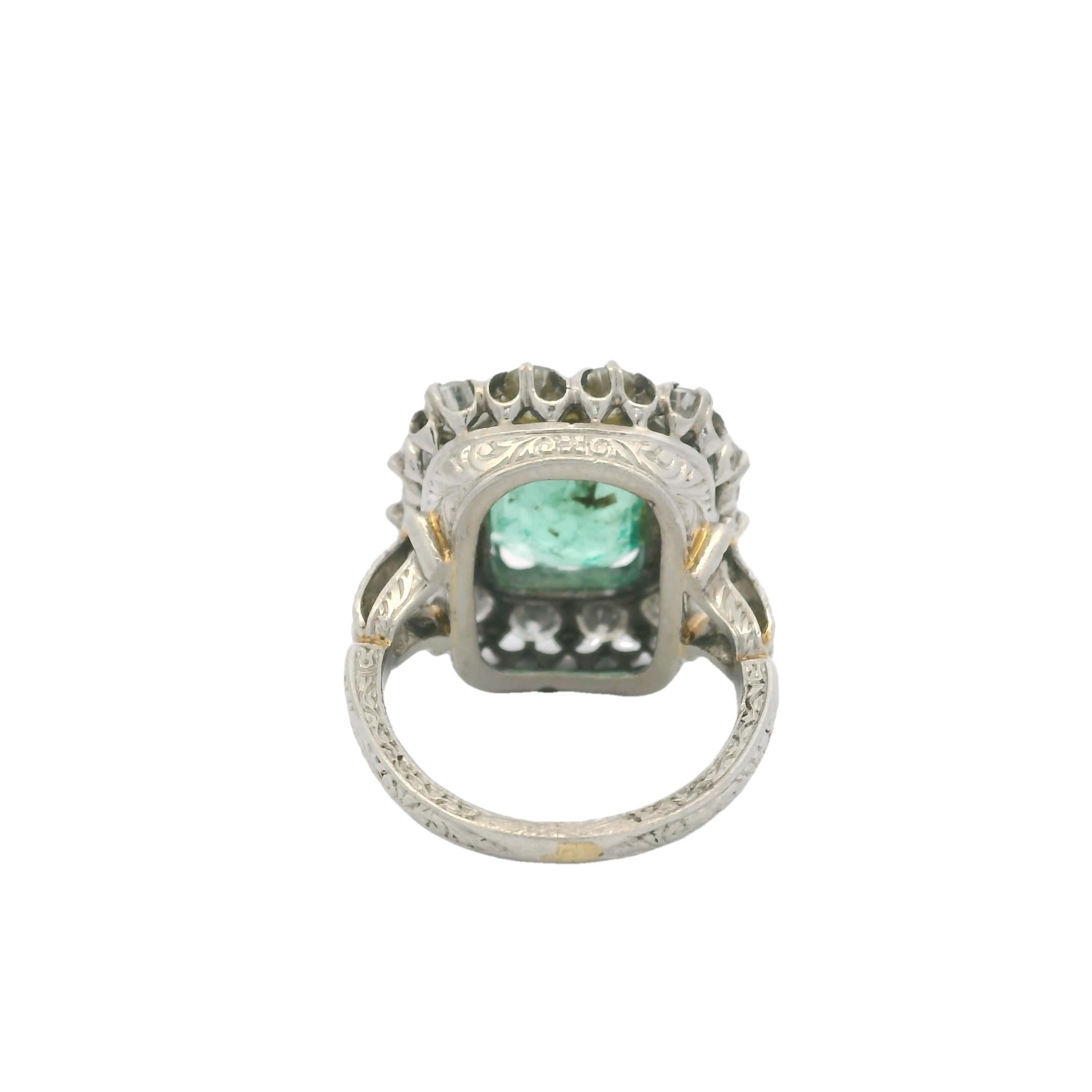 Viktorianischer 5 Karat Smaragd 2,10 Karat Diamant Platin Cocktail Ring, CIRCA 1900 im Angebot 3