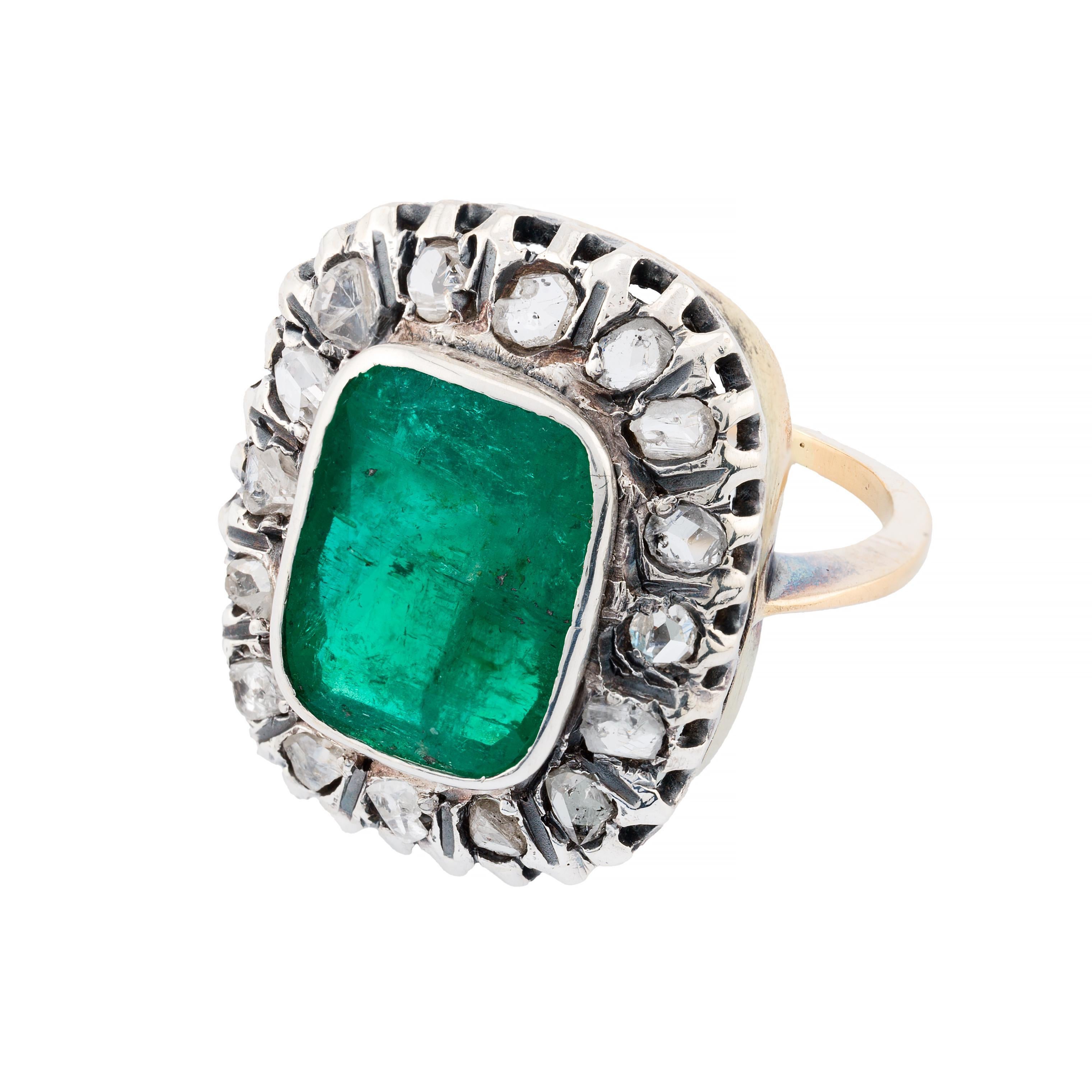 Antique Cushion Cut Victorian 5.10 Carat Emerald & Rose Cut Diamond Ring in 14 Karat Yellow Gold For Sale