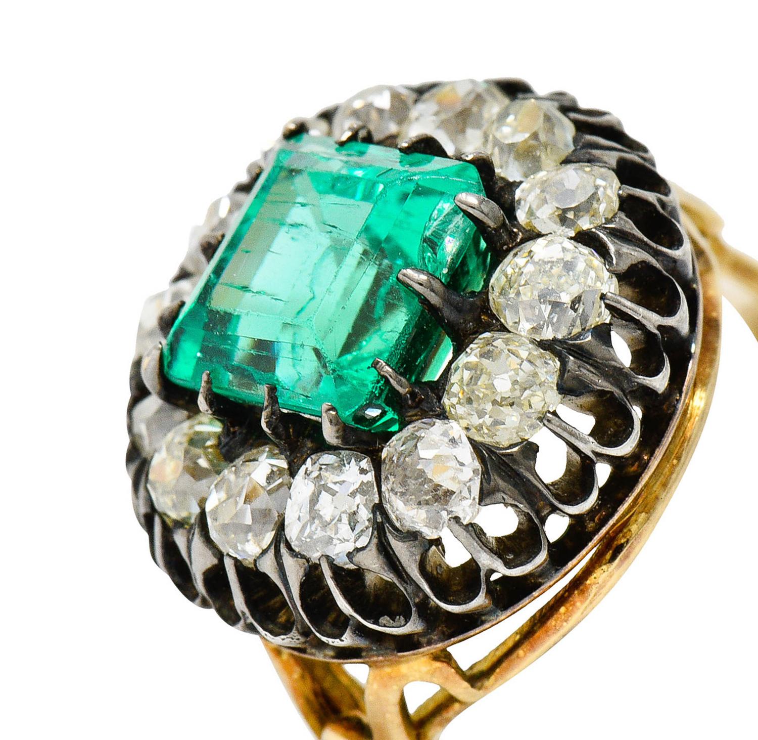 Victorian 5.25 Carats Emerald Diamond Silver-Topped 18 Karat Gold Cluster Ring 5