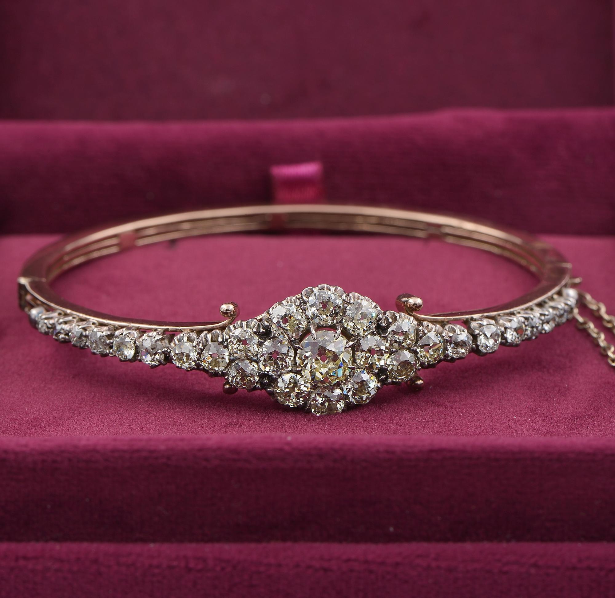 Classy Victorian Statement
An exceptional Victorian bangle dating 1870 ca
Hand crafted at the highest standards of solid 18 Kt gold and silver portions for the Diamond housing
The bangle faces up with a centre cluster of Diamond in the shape of a