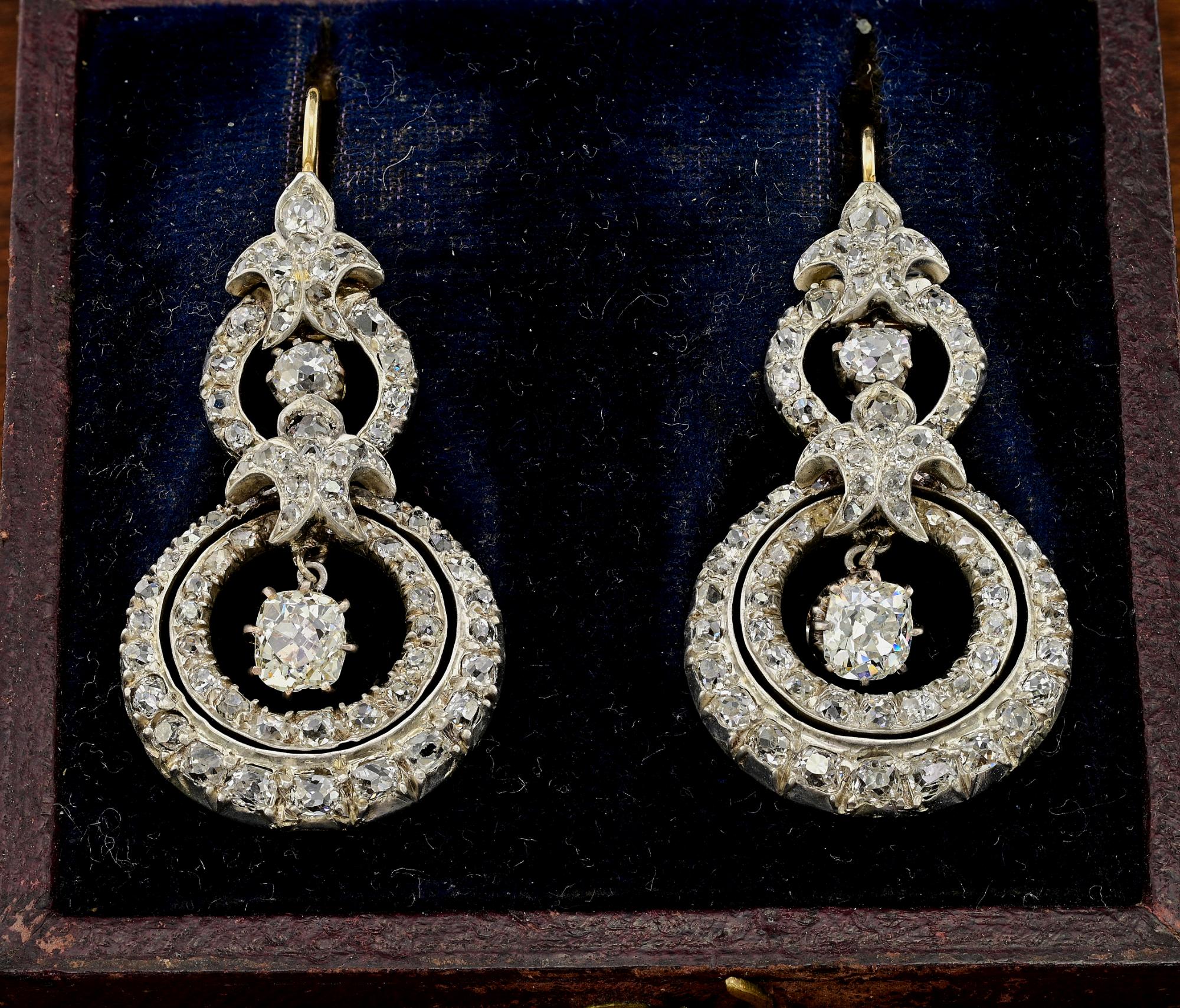 Viktorianische 6,0 Karat Diamant-Tropfen-Ohrringe aus 18 Kt Silber (Antiker Kissenschliff) im Angebot