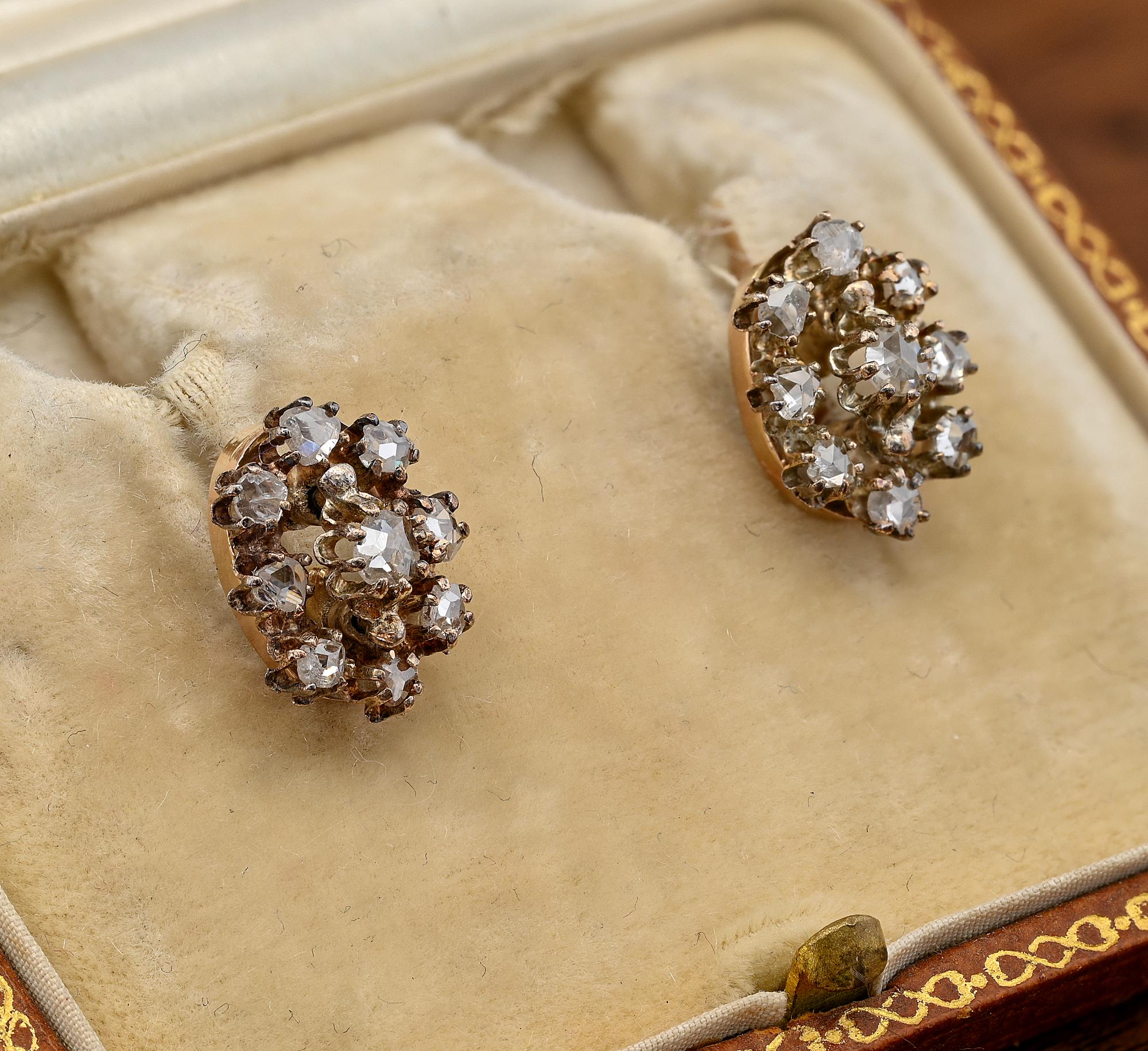 Victorian .60 Ct Rose Cut Diamond Floret Petit 18 KT Stud Earrings In Good Condition For Sale In Napoli, IT