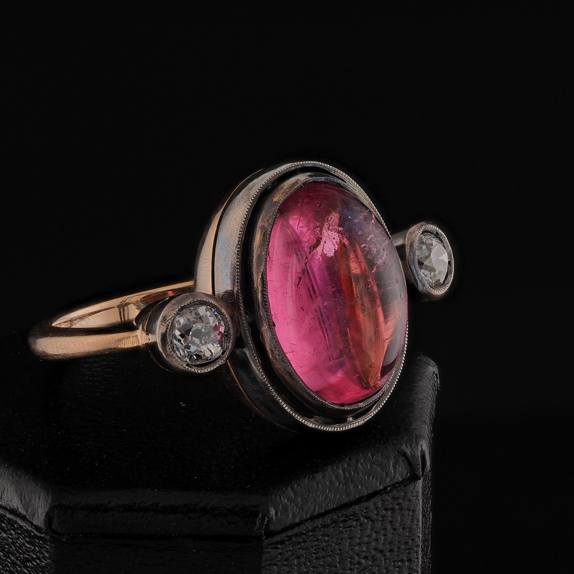 Cabochon Victorian 6.00 Ct Pink Tourmaline Diamond Trilogy Ring For Sale