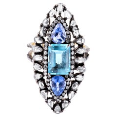 Anello vittoriano a grappolo con acquamarina, zaffiro blu e diamante da 6,4 carati T.W