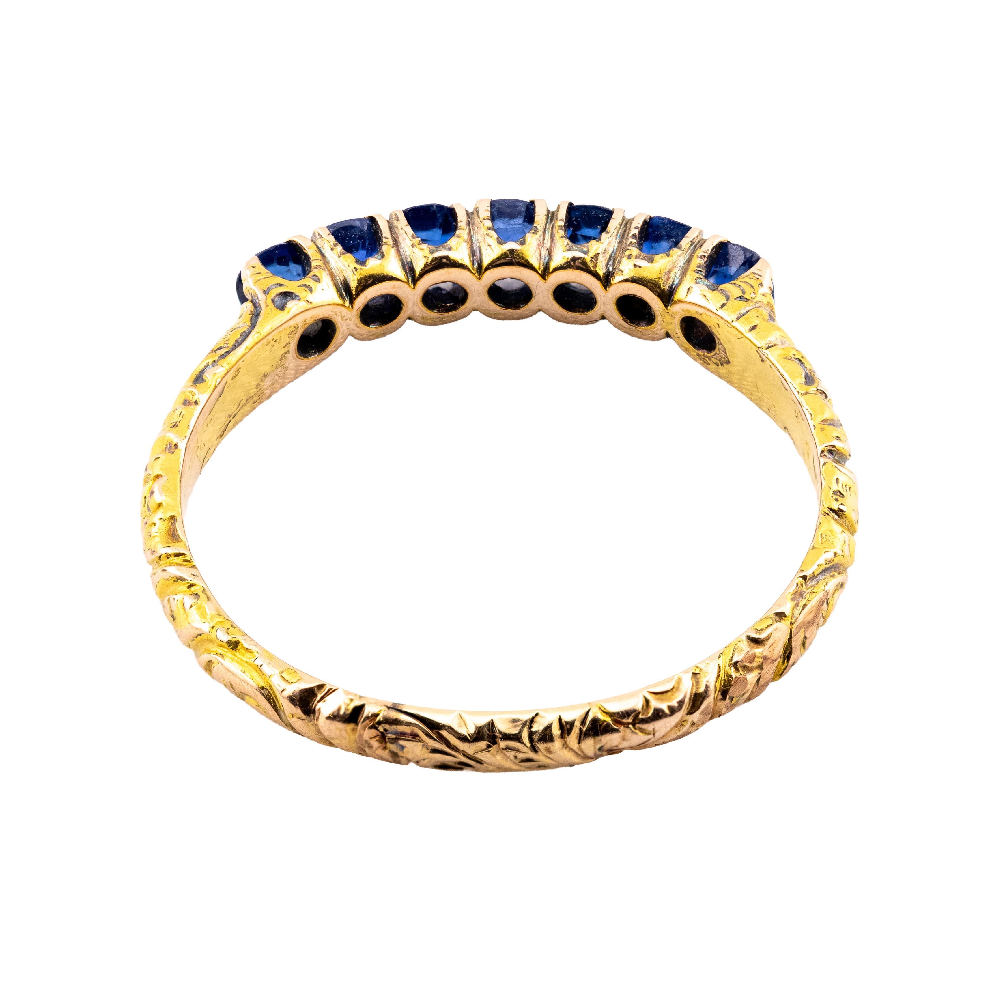 Taille vieille mine Anneau de mariage victorien en or jaune 18 carats avec 7 pierres en saphir en vente