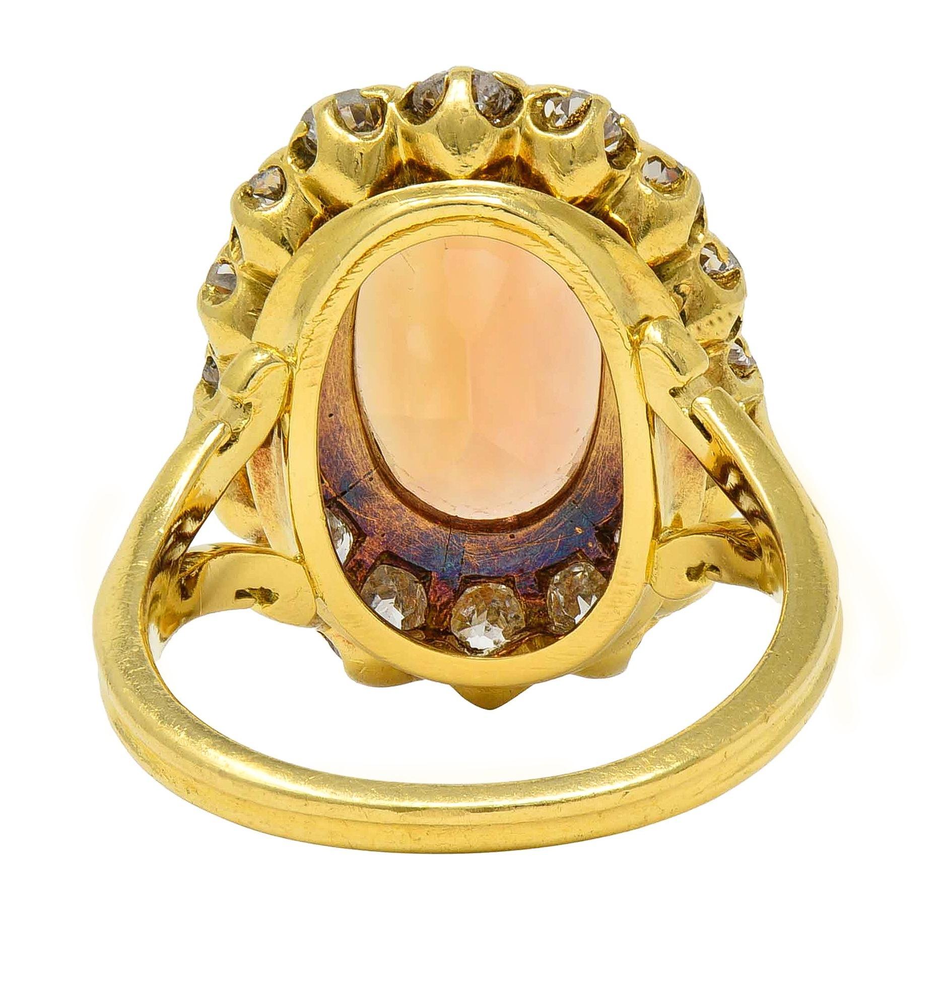 Vittoriano Anello aureolato vittoriano con diamante e topazio imperiale da 7,50 CTW in oro giallo da 18 carati in vendita