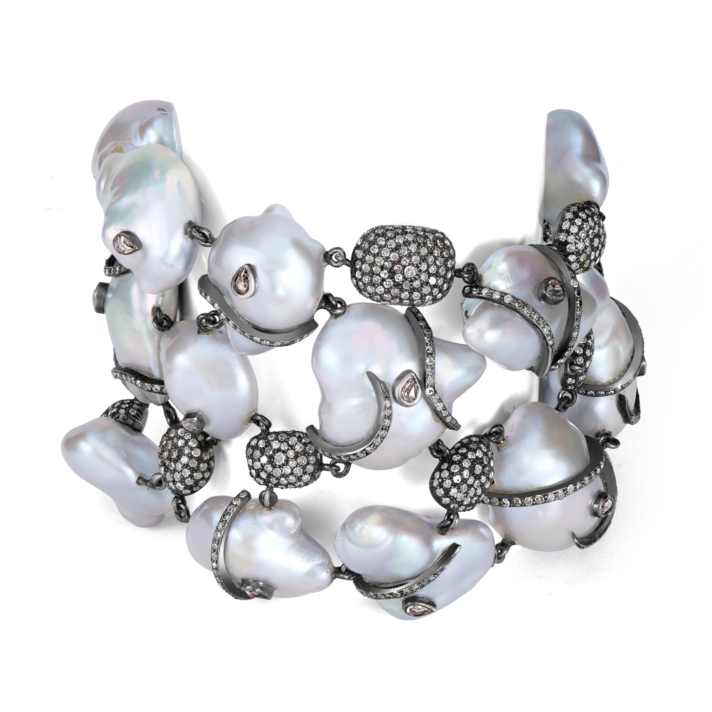 Victorien 84.02 Gms. Perle et 10 carats Bracelet en perles avec diamants  Neuf - En vente à New York, NY