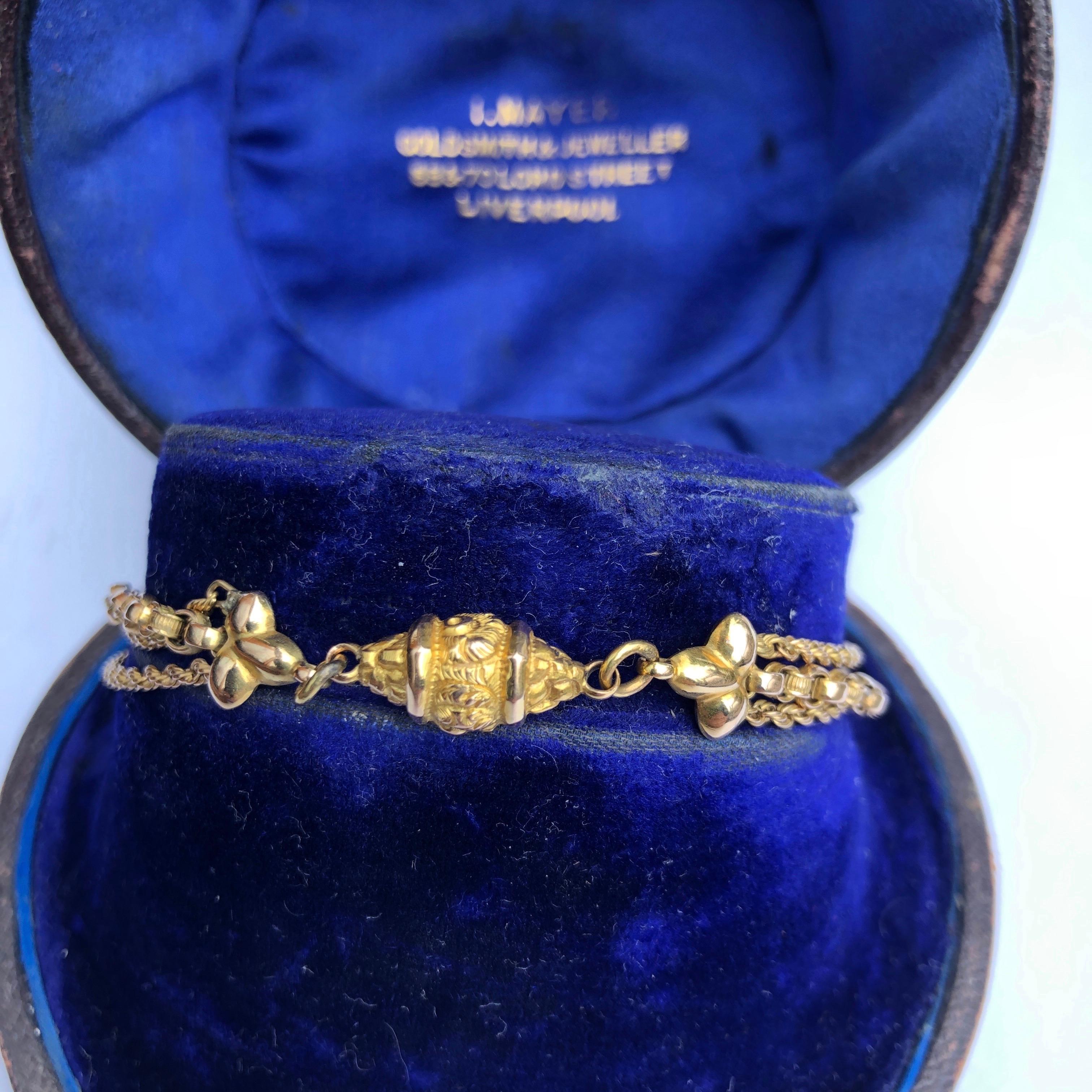 This albertina bracelet holds such lot of detail. The main link of the bracelet features an exquisitely modelled bead with floral detail. You can see that on one of the glossy triple leaf links there has been repair work done. The bracelet fastens