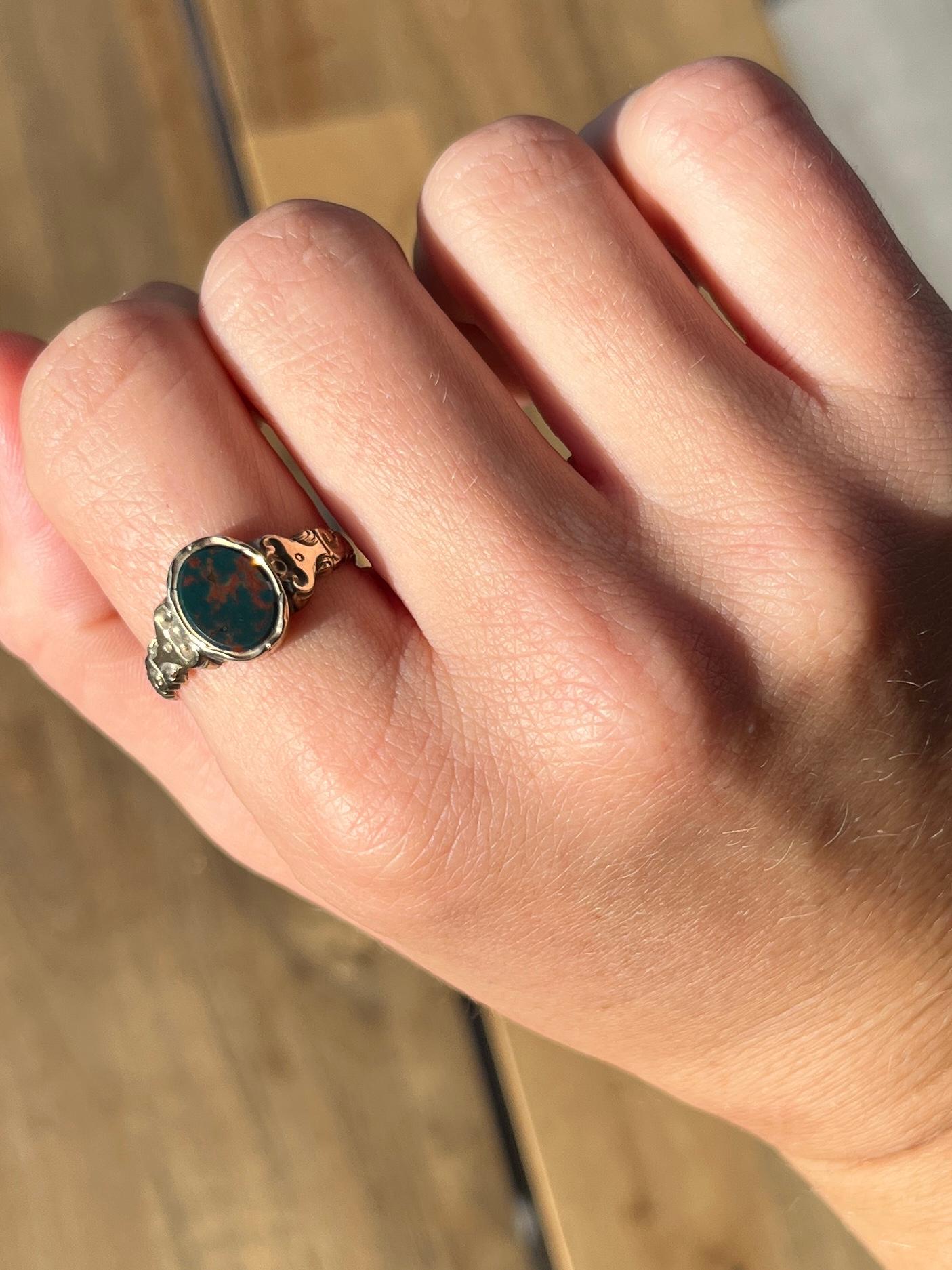 Women's or Men's Victorian 9 Carat Gold Bloodstone Signet Ring